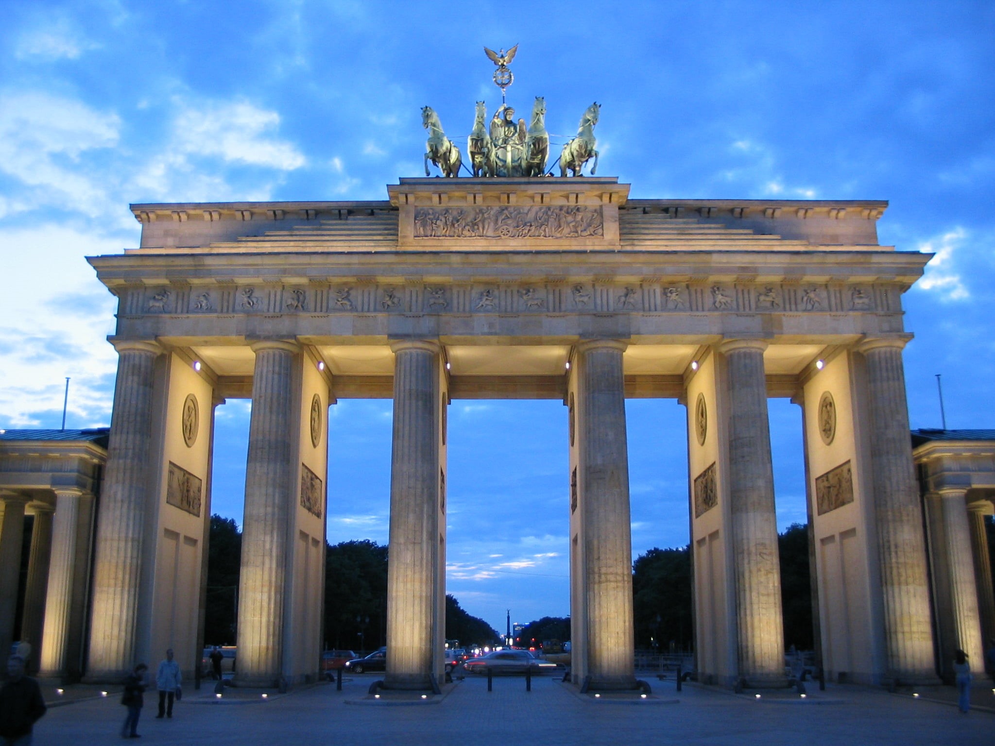 building Exterior, history, art and craft, brandenburg Gate, berlin wall, no people, memorial, europe, cityscape, 1080P, sculpture, national Landmark, HD Wallpaper