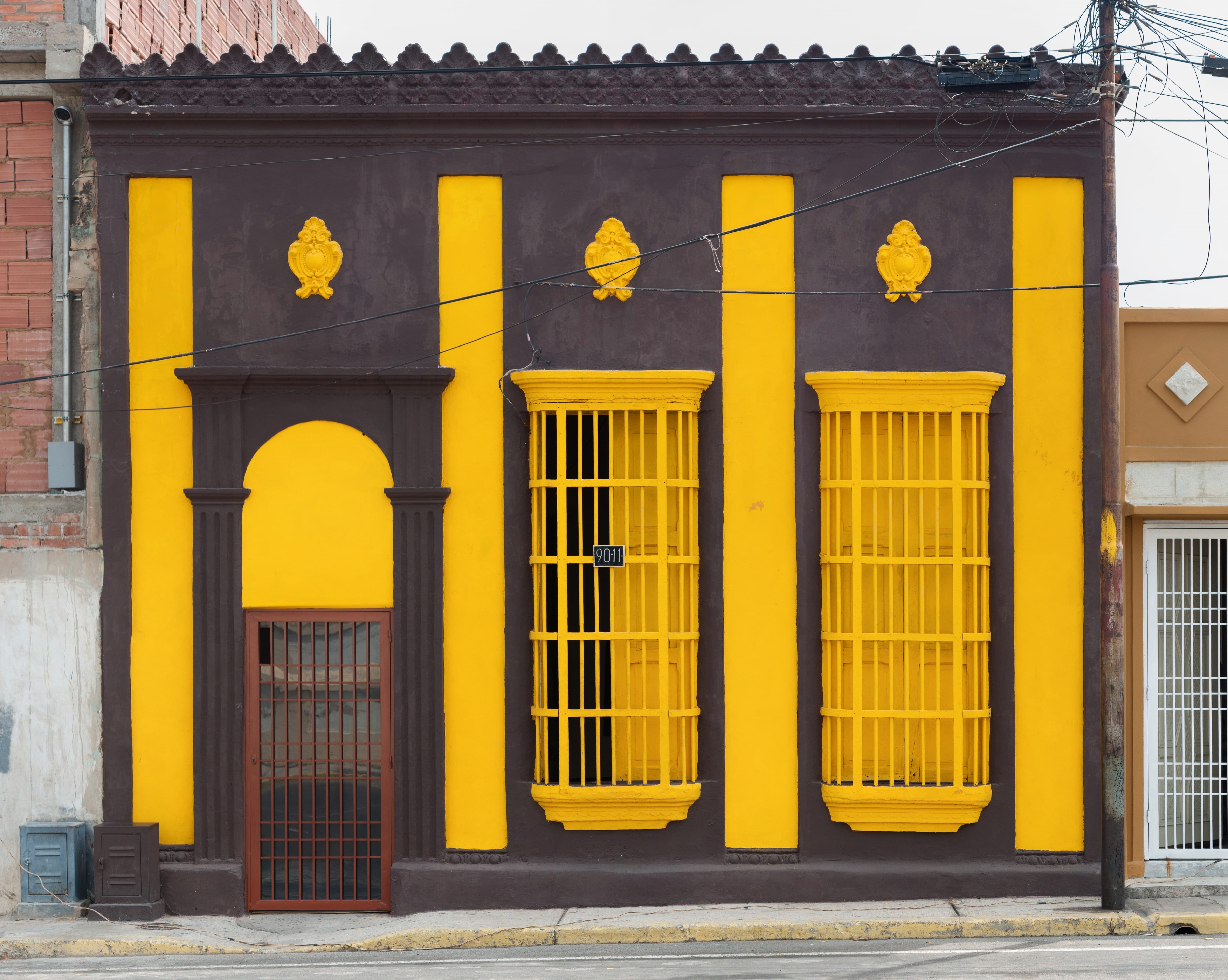 gate, outdoors, colorful, Buildings, building, maracaibo, yellow, House, built structure, history, building exterior, Maracaibo, 5K, the past, home, Venezuela, HD Wallpaper
