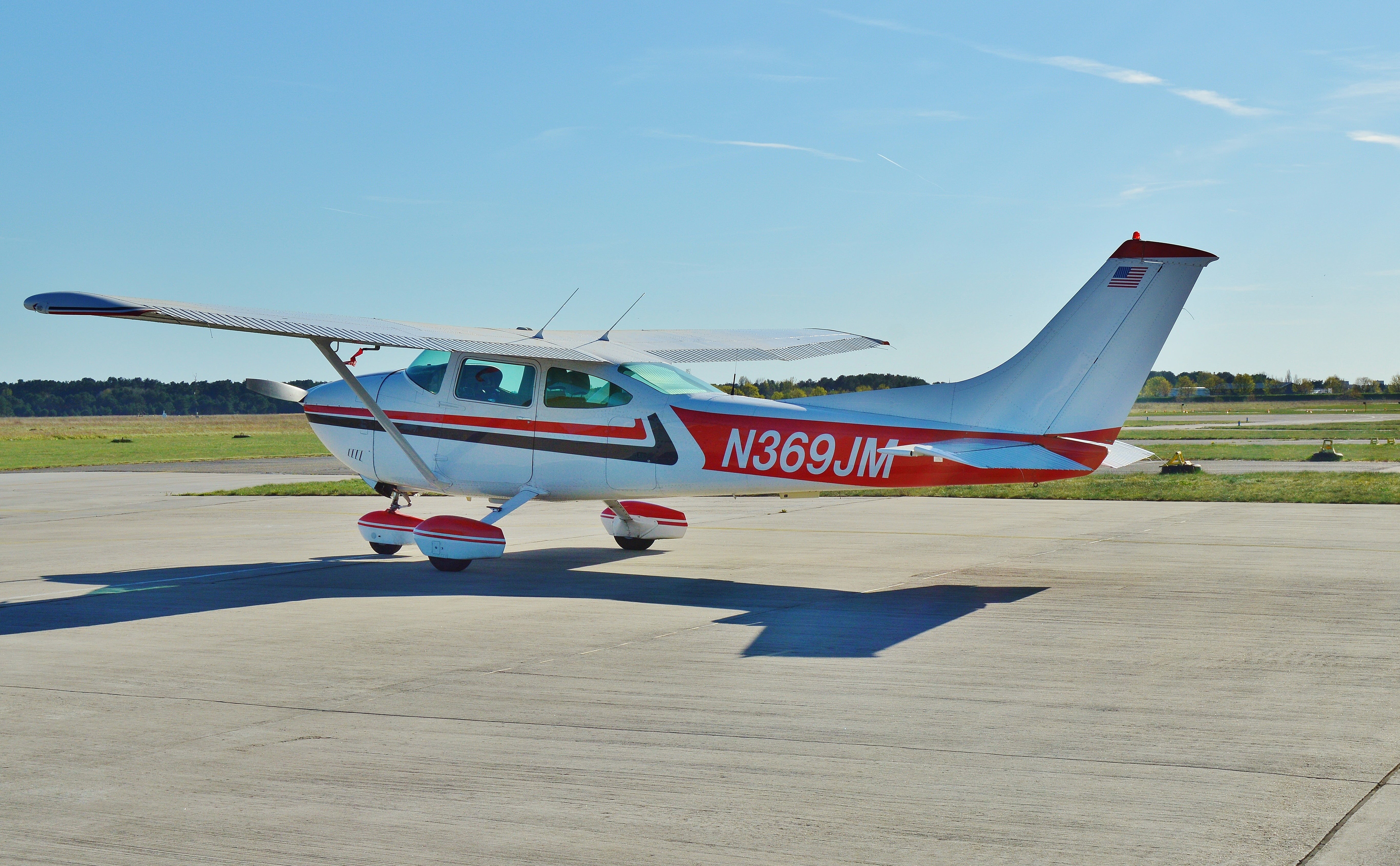 brandenburg, outdoors, flying, travel, private airplane, motion, runway, day, germany, aerospace industry, fly, taking off, business, leaving, blue, sunlight, HD Wallpaper