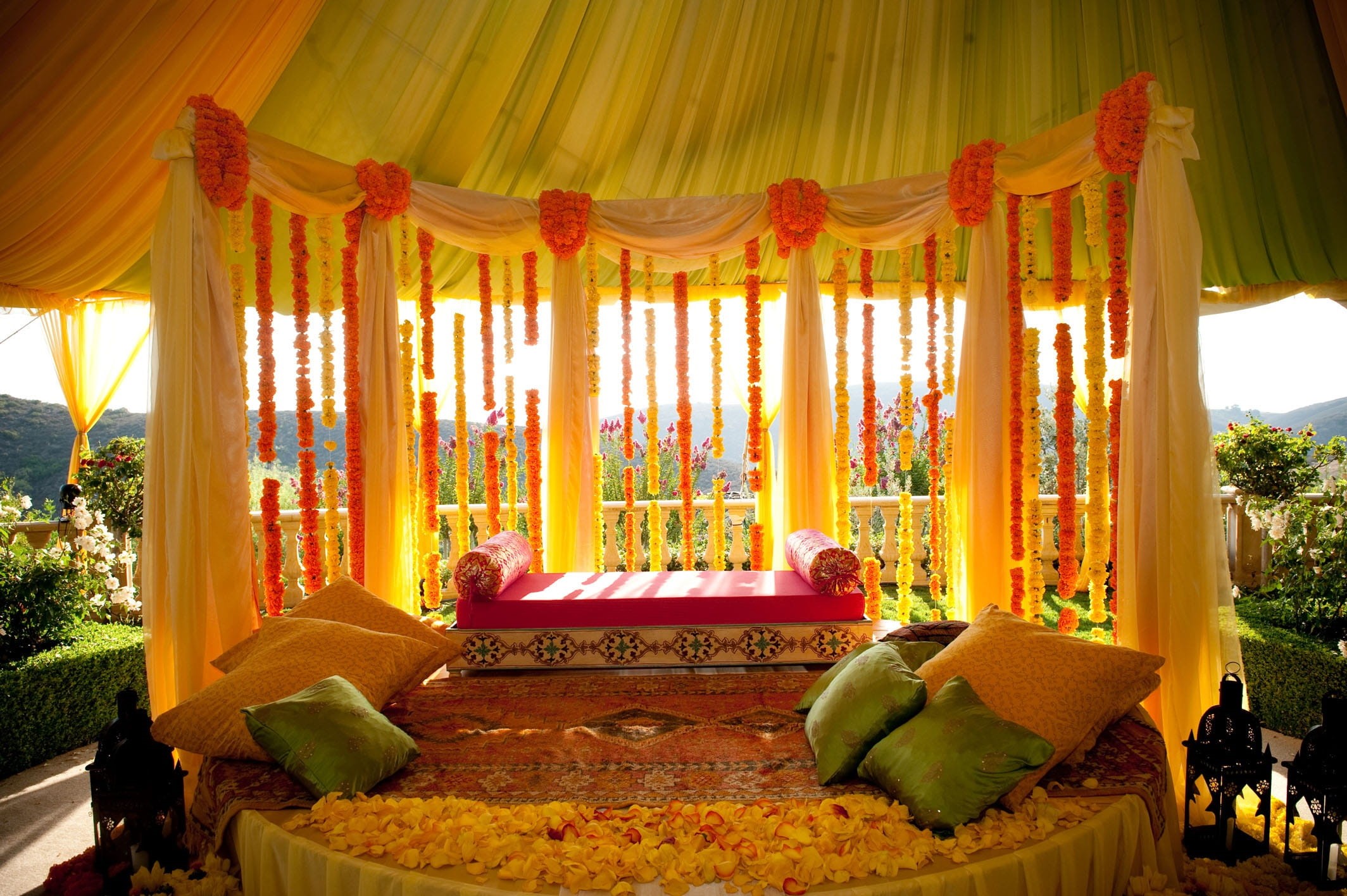 ornate, decoration, luxury, plant, illuminated, beauty in nature, 1080P, arts culture and entertainment, Wedding, indoors, caterers in mumbai, building, HD Wallpaper