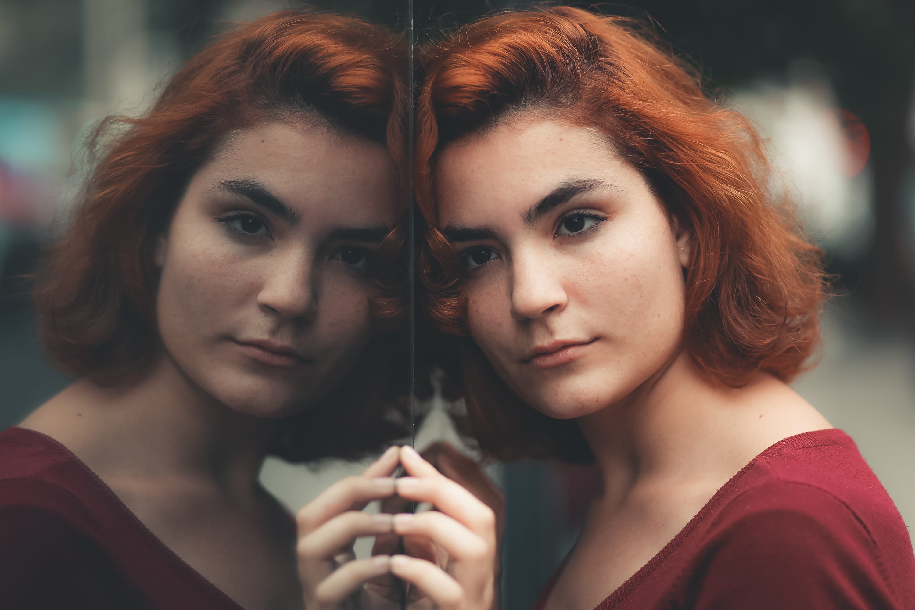 holding, pelirroja, woman, shirt, saopaulo, women, portrait, two people, dyed red hair, reflejo, leaning, eye contact, female, connecting, belleza, photo, HD Wallpaper