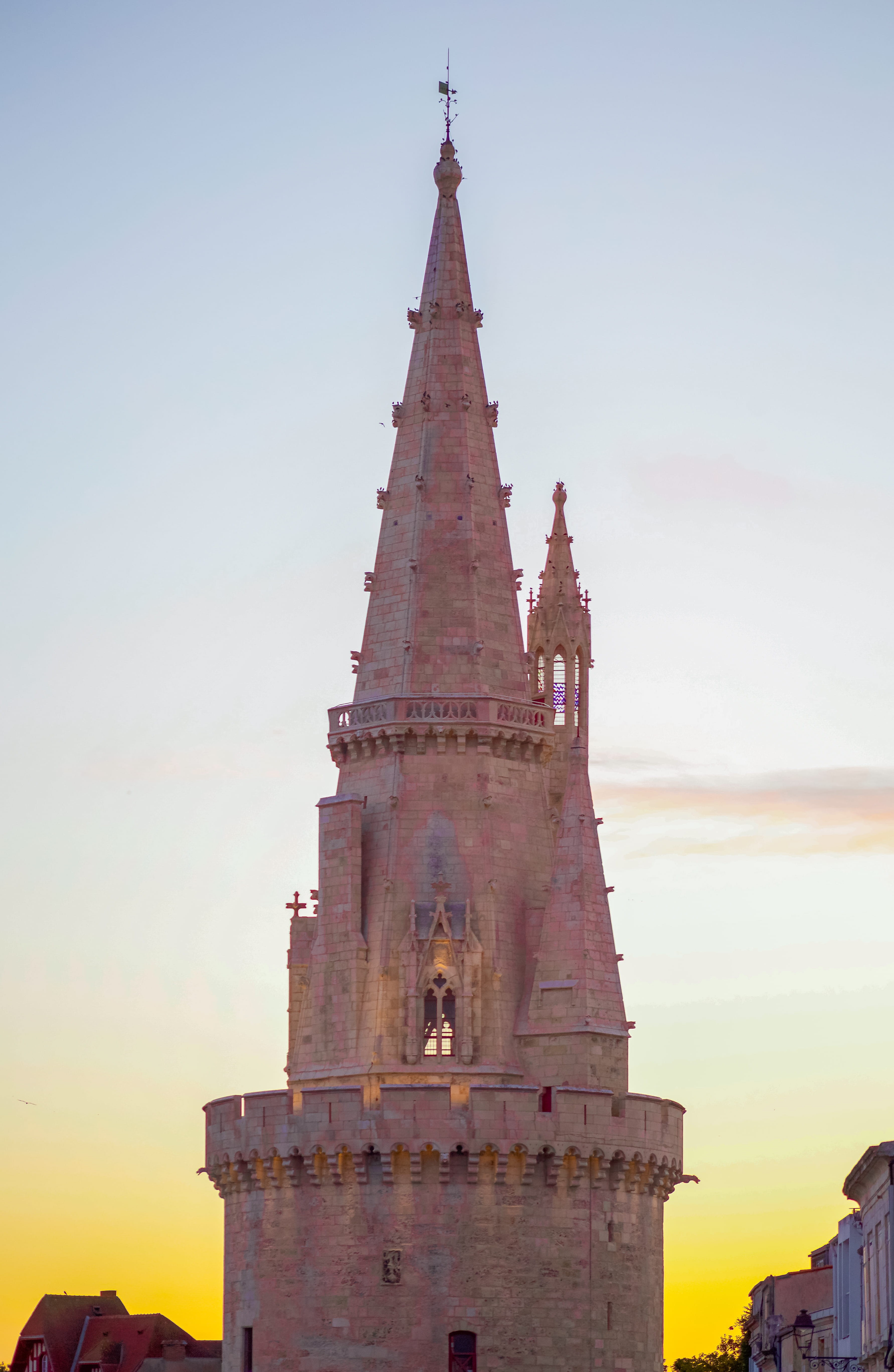 france, pic, the past, background, jolies photos de la rochelle, picture, low angle view, la rochelle, building exterior, monumentos, religion, Phone HD Wallpaper
