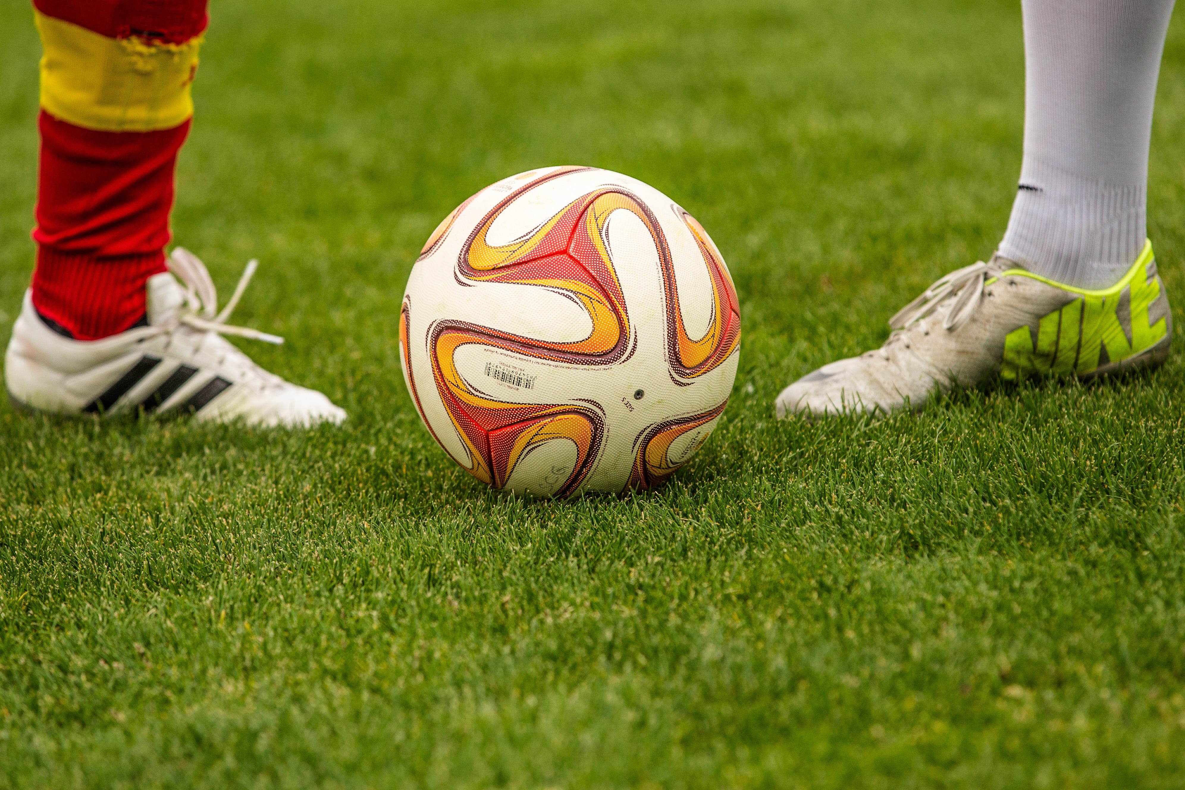 football boots, dress, fielder, footballs, men, kicker, day, footballers, playing Field, ball, ball game, ball sports, football, football pitch, people, HD Wallpaper