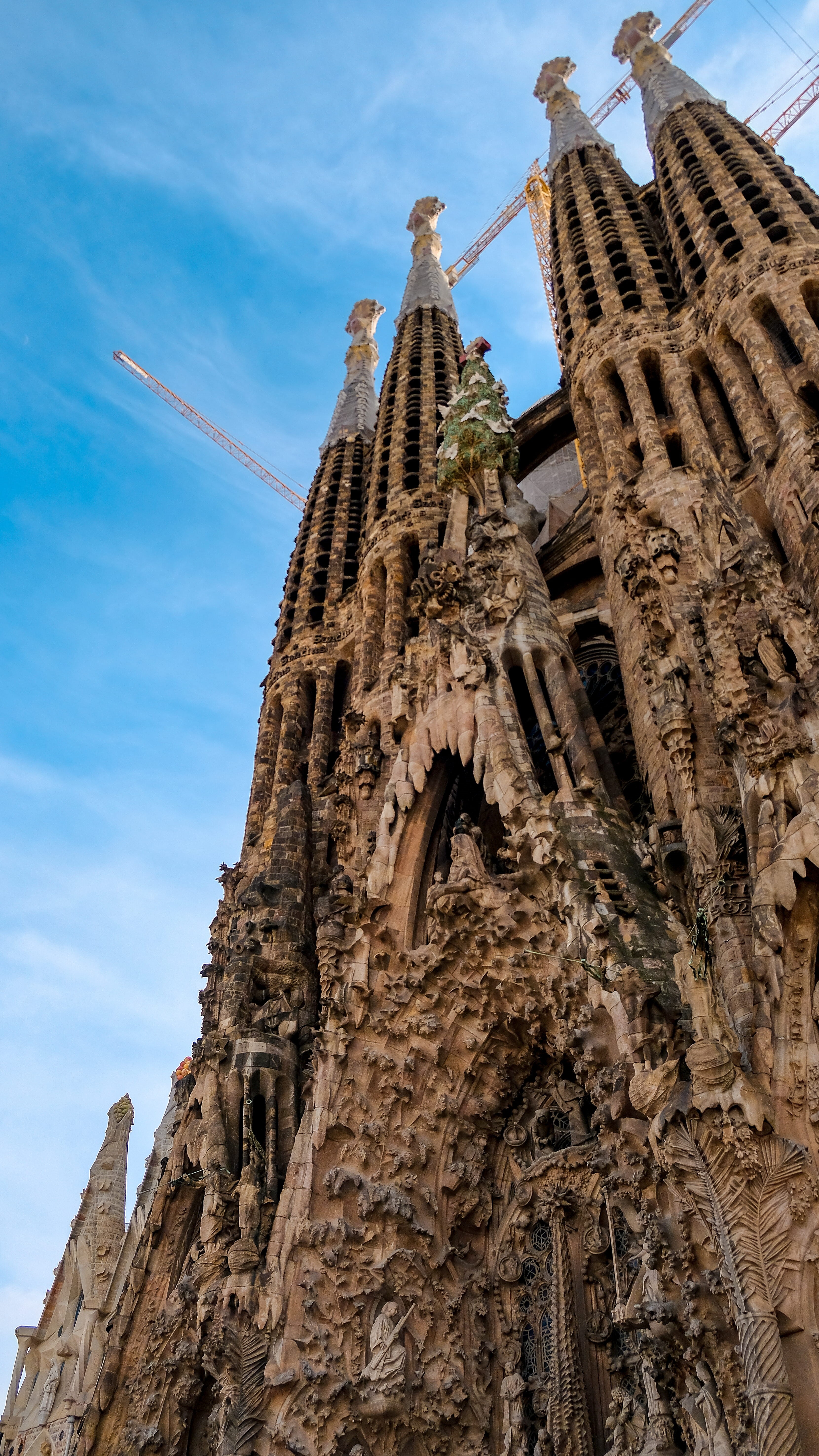 god, building exterior, religion, spirituality, church, gothic style, spain, belief, travel destinations, vapor trail, day, sacred, history, wall, place of worship, Phone HD Wallpaper