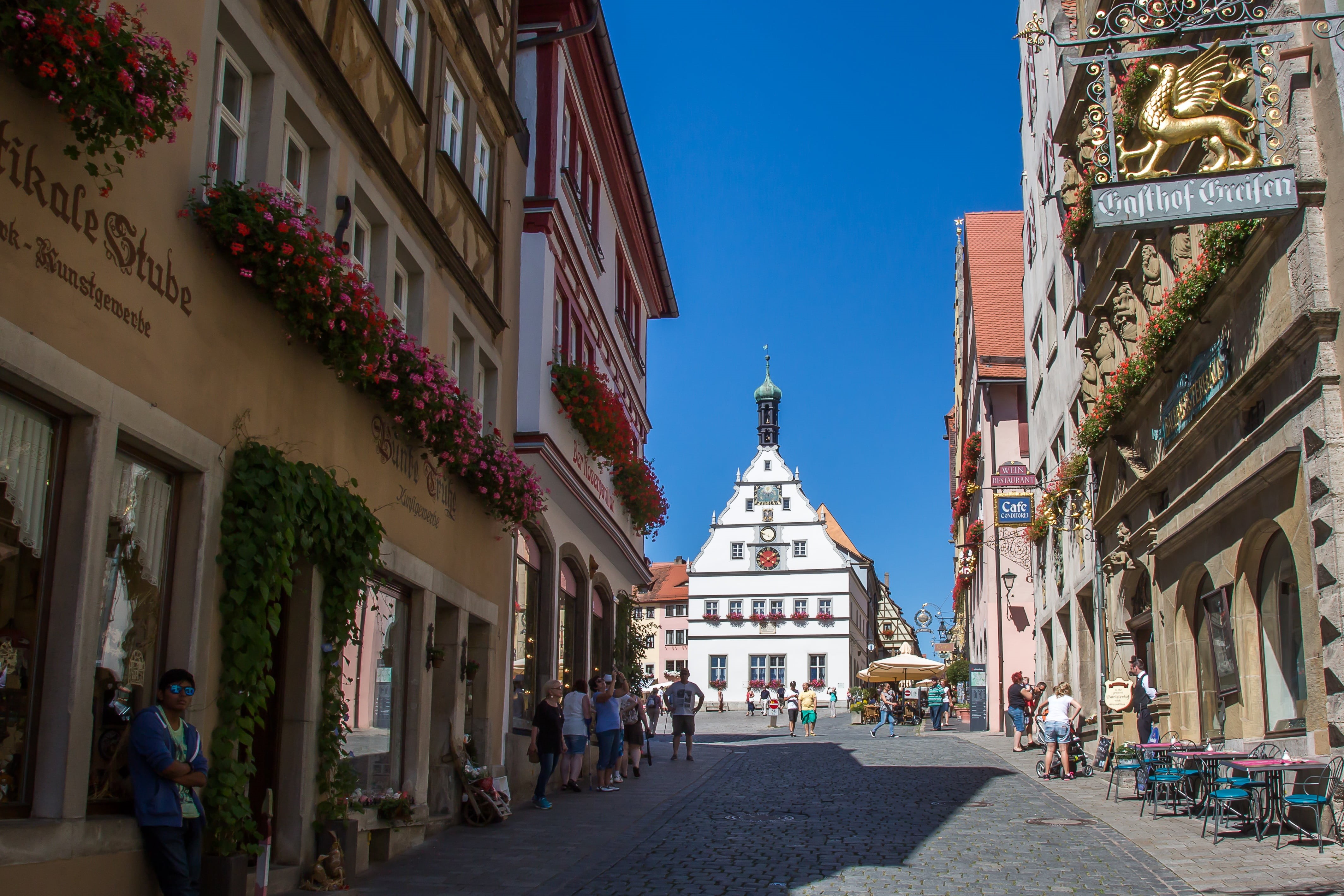incidental people, street, town hall square, architecture, place of worship, day, religion, rothenburg of the deaf, group of people, 4K, nature, outdoors, HD Wallpaper