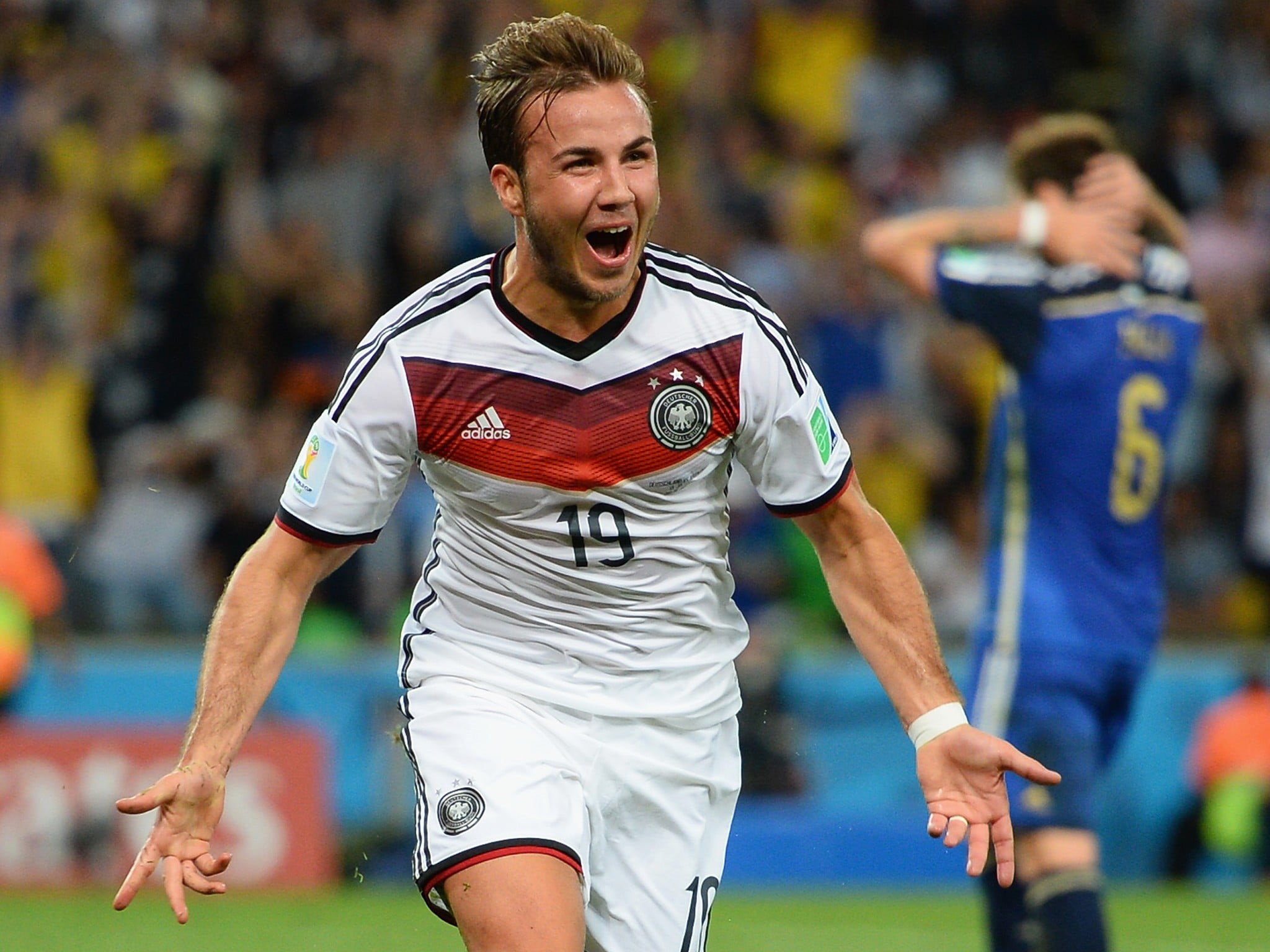 spectator, group of people, Mario Götze, athlete, sportsman, 1080P, people, front view, three quarter length, young adult, effort, competition, Germany, HD Wallpaper