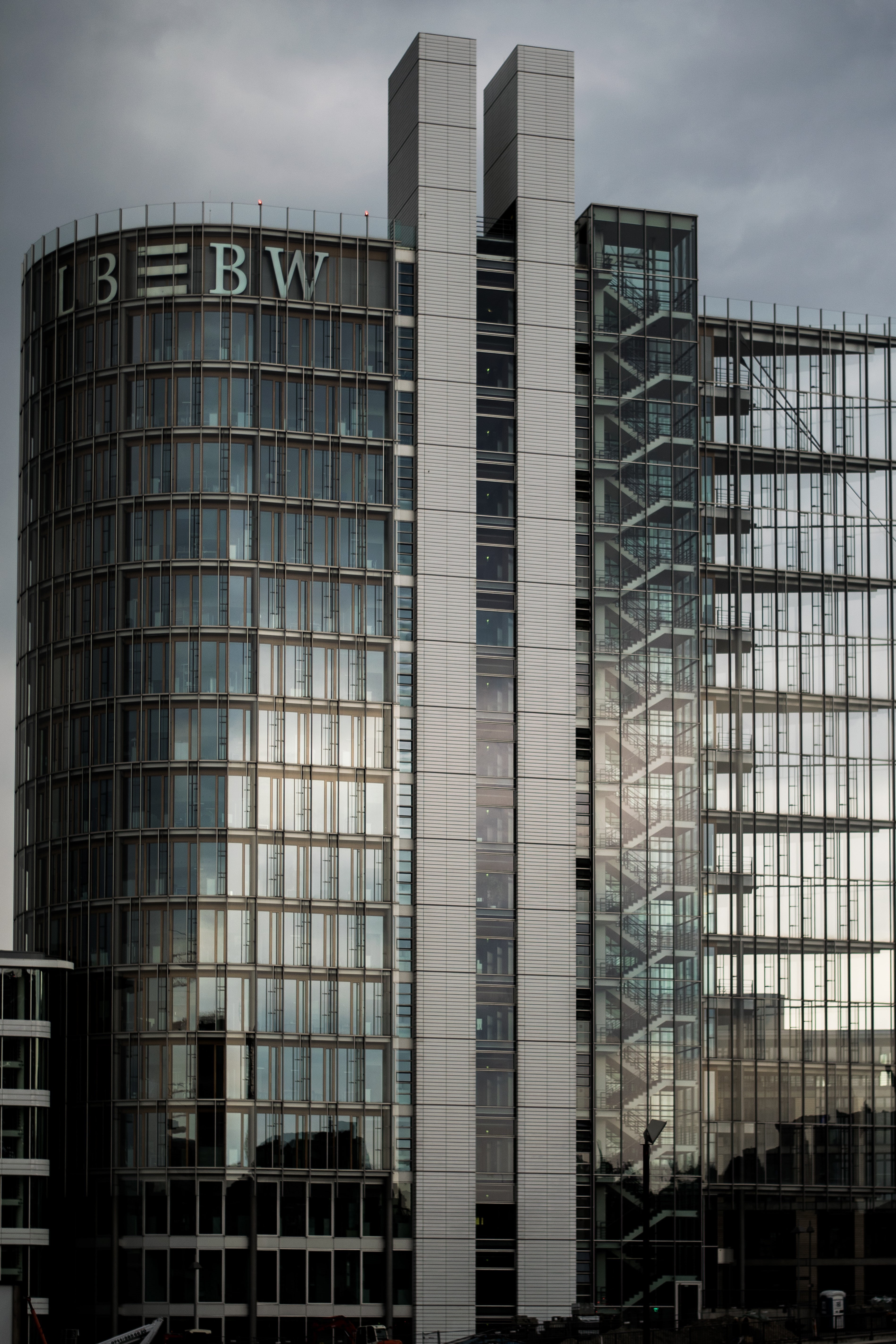 5K, no people, glass - material, building exterior, building, architecture, concrete, city, office building exterior, built structure, Germany, glass, Phone HD Wallpaper