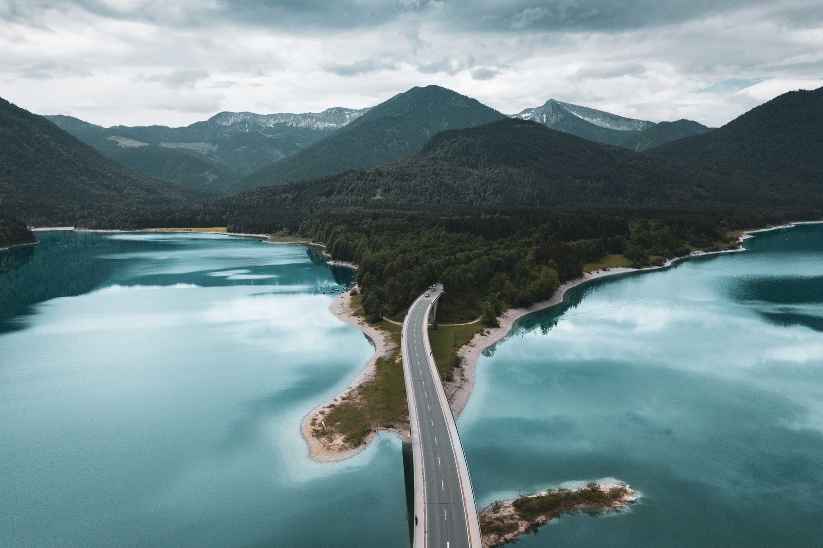 highway, 720P, Bavaria, road, nature, car, water, Germany, clouds, Paul Gilmore, trees, lake, forest, landscape, aerial view, mountains, HD Wallpaper