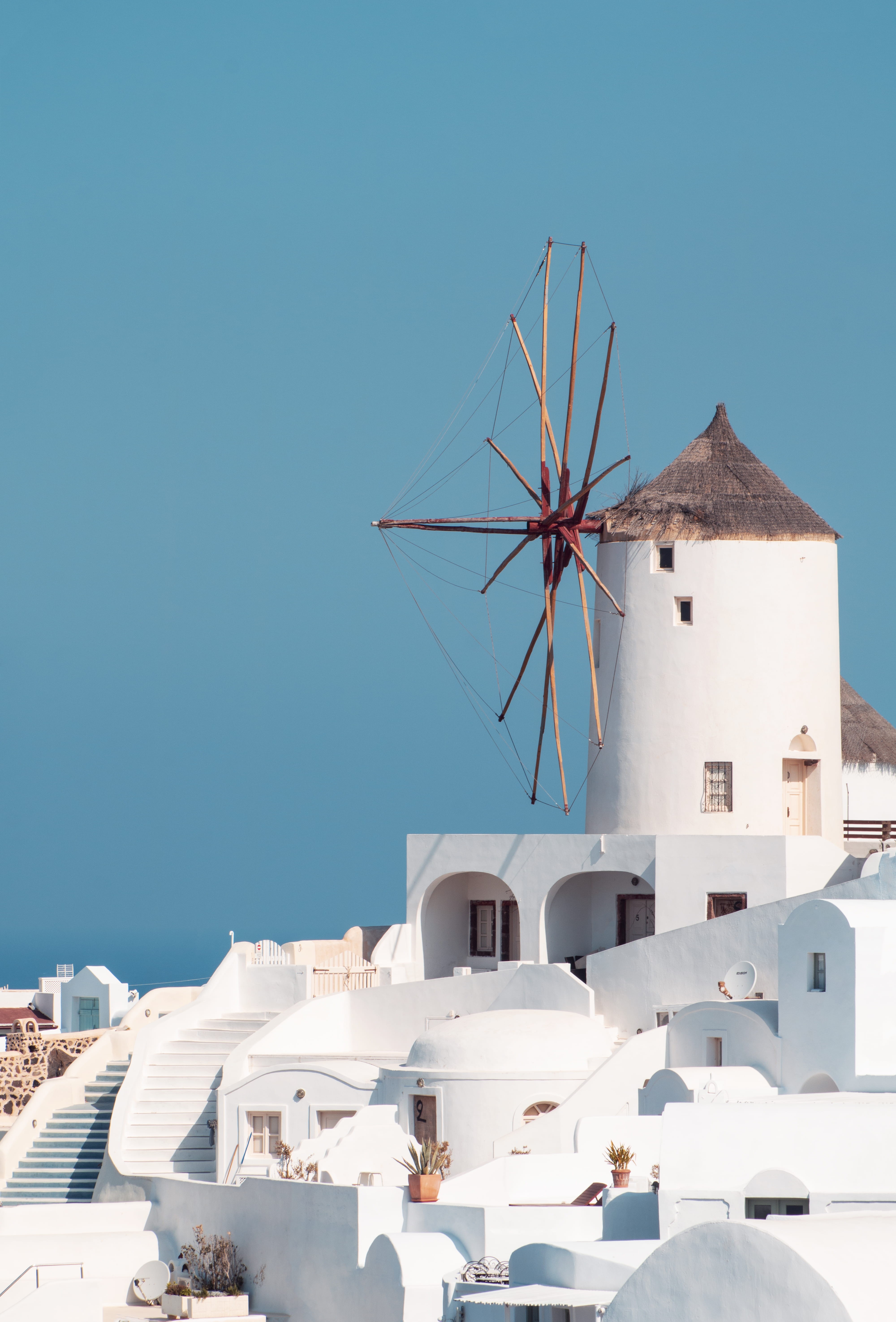 copy space, view, built structure, blue, building exterior, 5K, sky, building, sea, greece, europe, nature, panorama, white, sunlight, white color, wind power, Phone HD Wallpaper