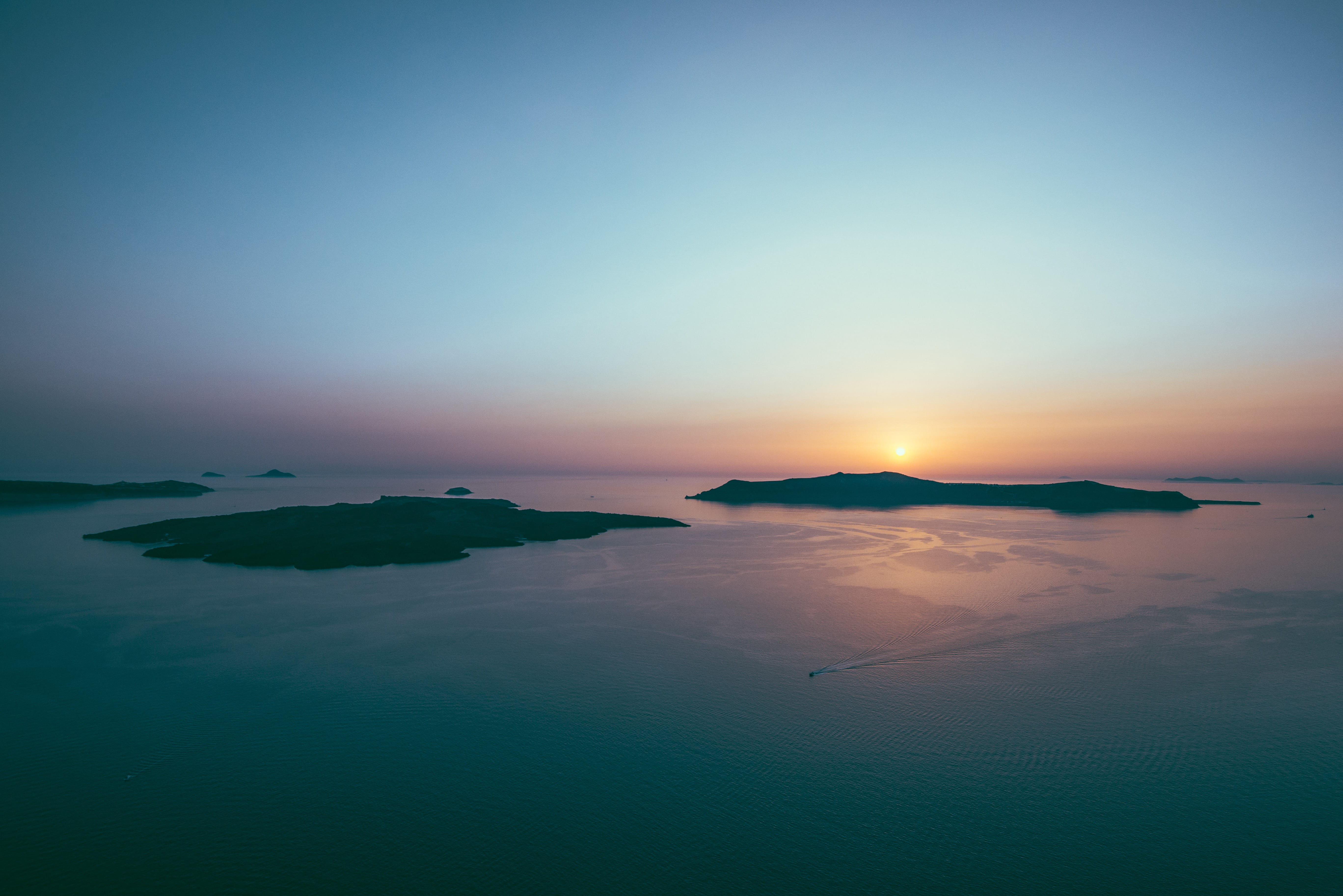 sunset, sun, islands, scenics - nature, bird, waterfront, beauty in nature, tranquil scene, tranquility, horizon over water, water, remote, silhouette, HD Wallpaper