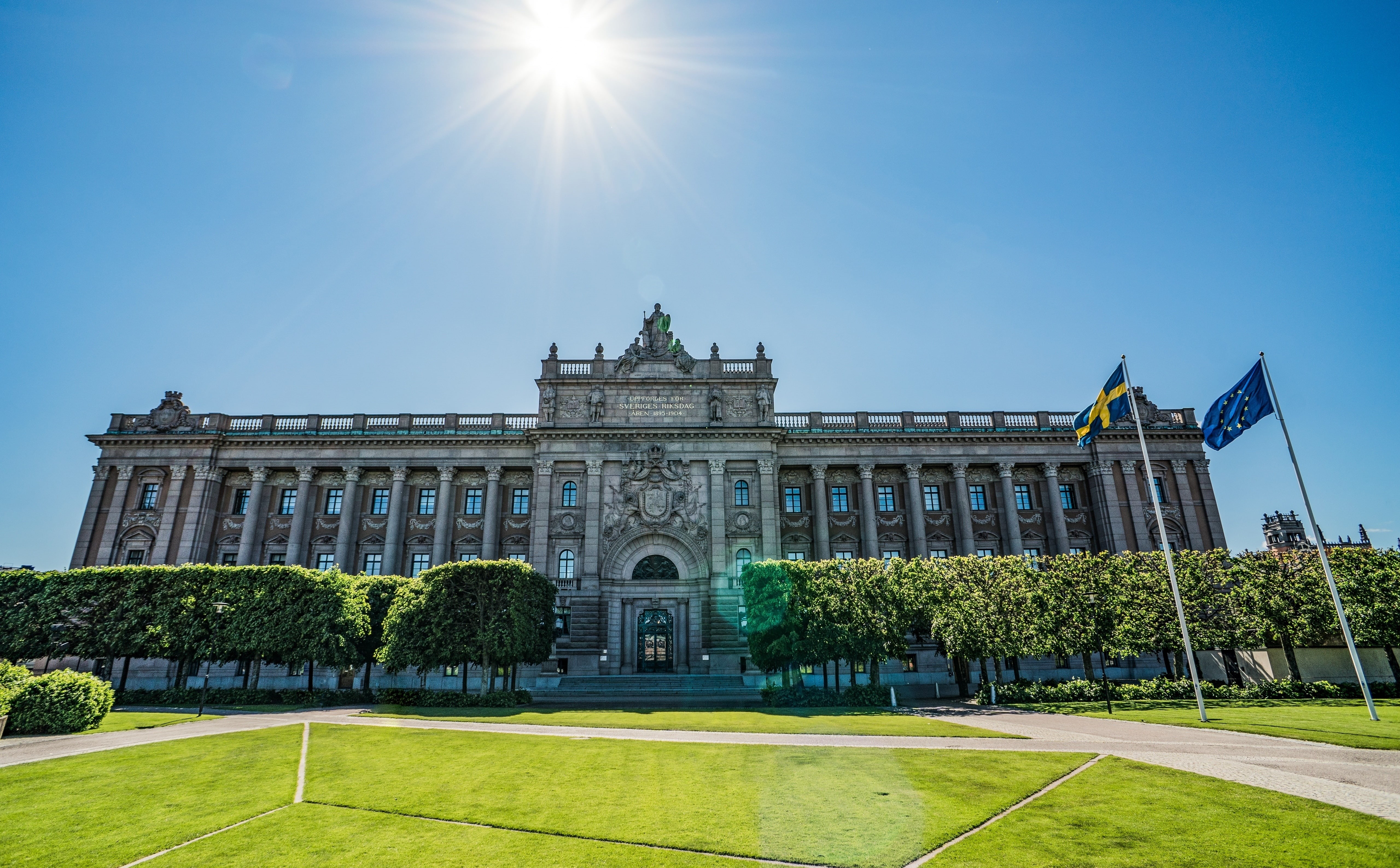 green color, City, clear sky, Travel, sunbeam, Stockholm, Grass, sky, Outdoor, Downtown, Building, landmark, swedish, Palace, Structure, house, bright, HD Wallpaper