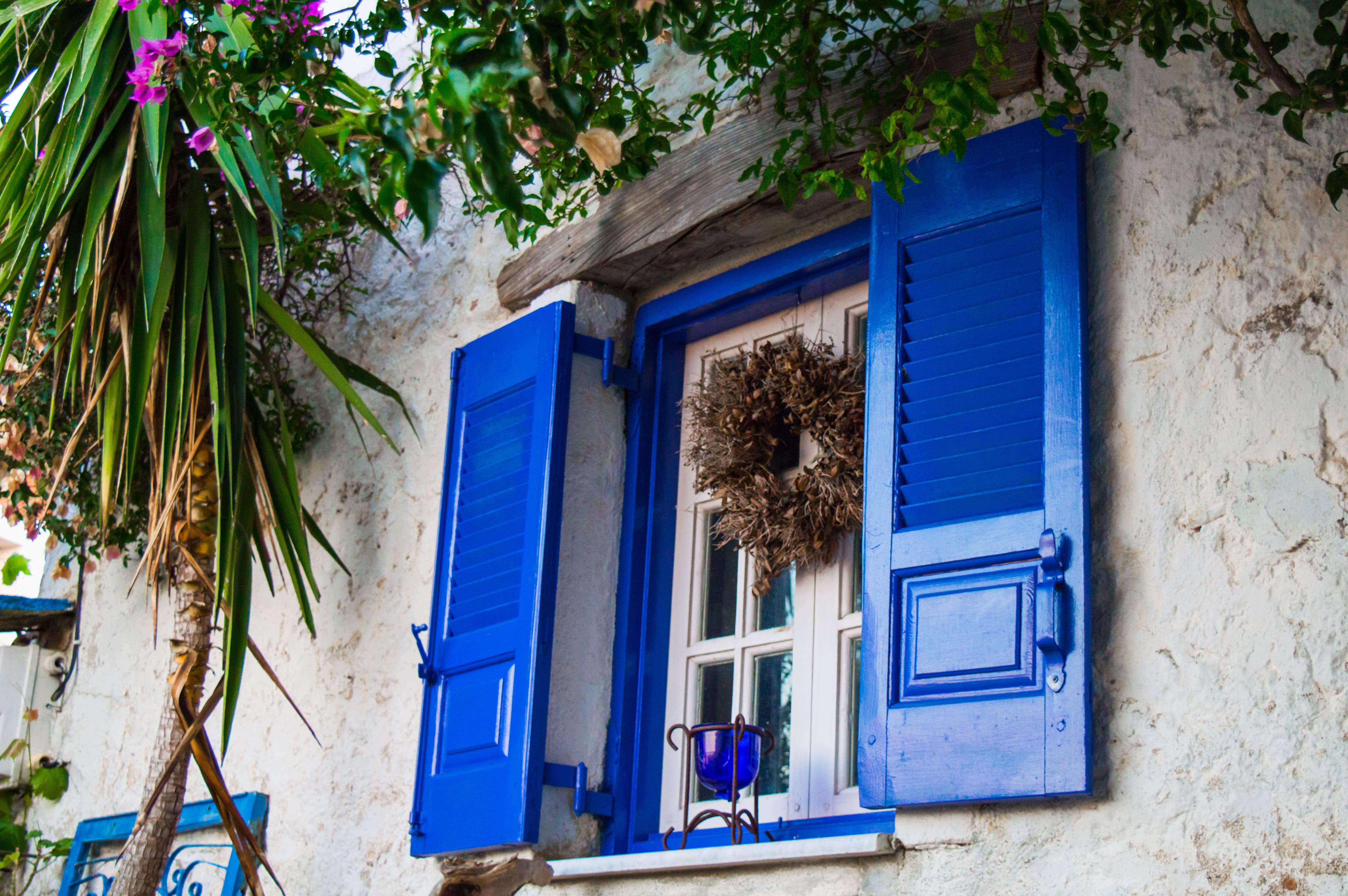 tourist, blue, vacation, closed, islands, vacations, building, day, greece, 5K, santorini, built structure, summer, outdoors, growth, greek, hellas, ellas, HD Wallpaper