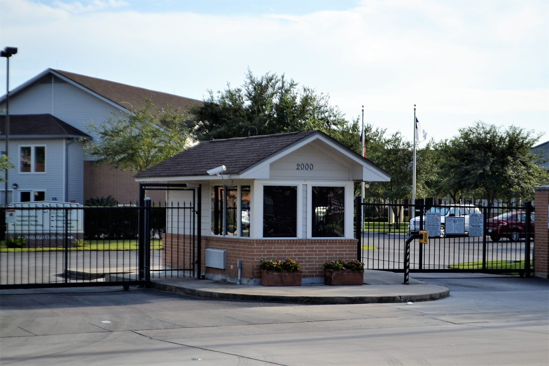 security, 1080P, business, gates, enter, built structure, house, entrance, apartment, firm, building, housing, architectural column, architecture, investment, HD Wallpaper