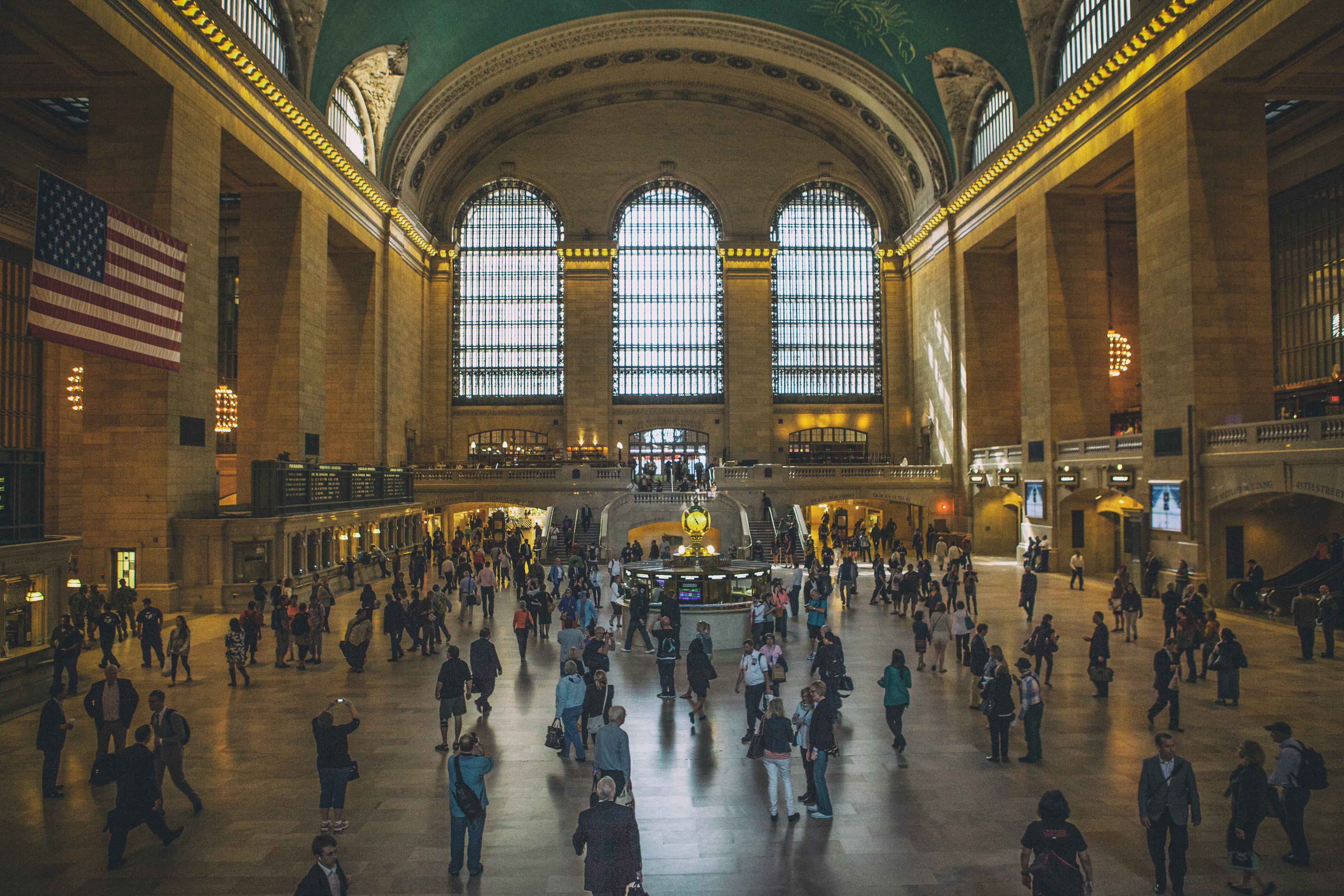 commuter, architecture, women, grand, men, tourism, train, group of people, architectural column, travel destinations, railroad Station, busiest, shot, HD Wallpaper