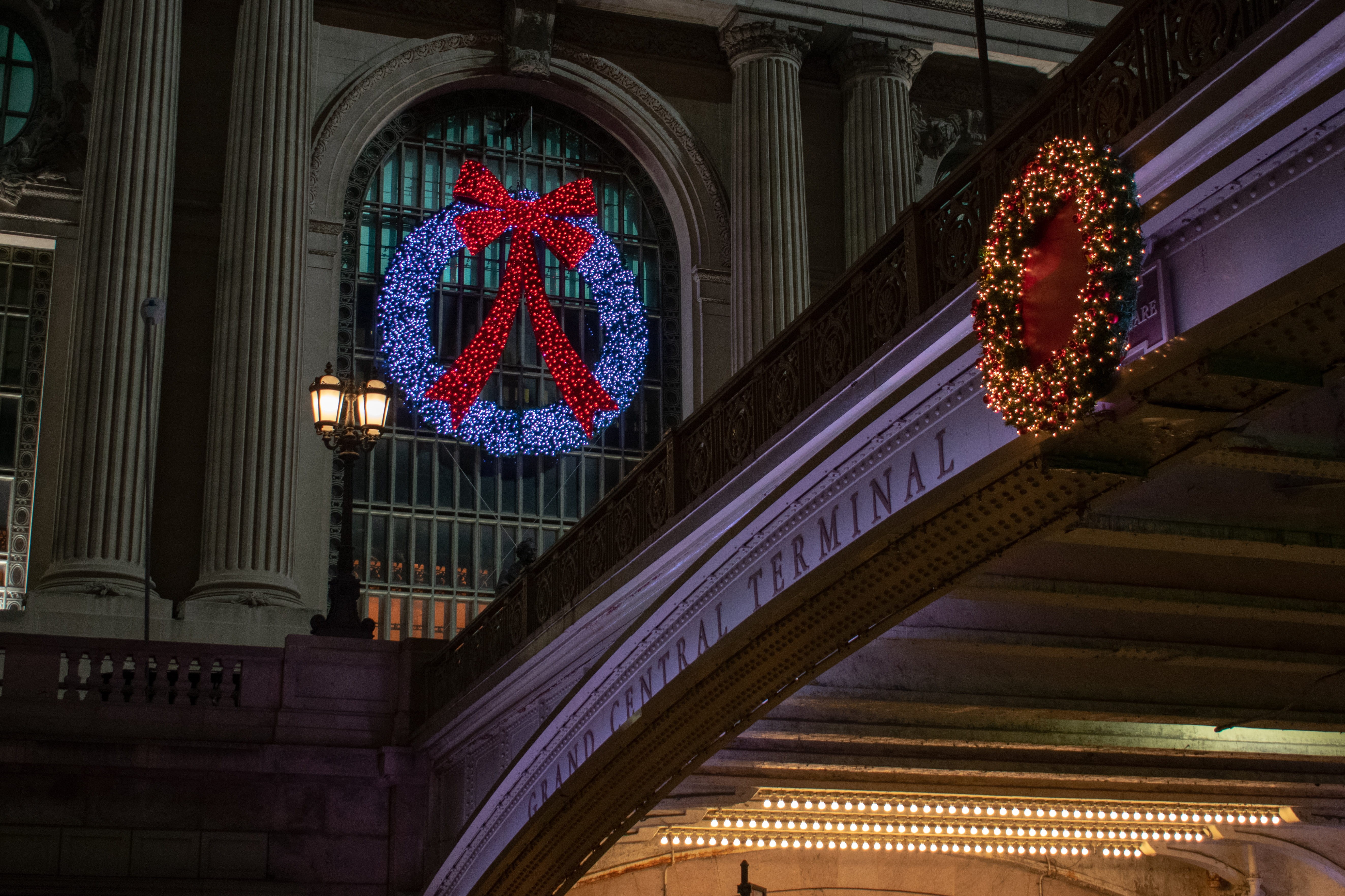 built structure, spirituality, red, grand central station, christmas, low angle view, decor, illuminated, ceiling, nyc, architecture, belief, hanging, night, HD Wallpaper