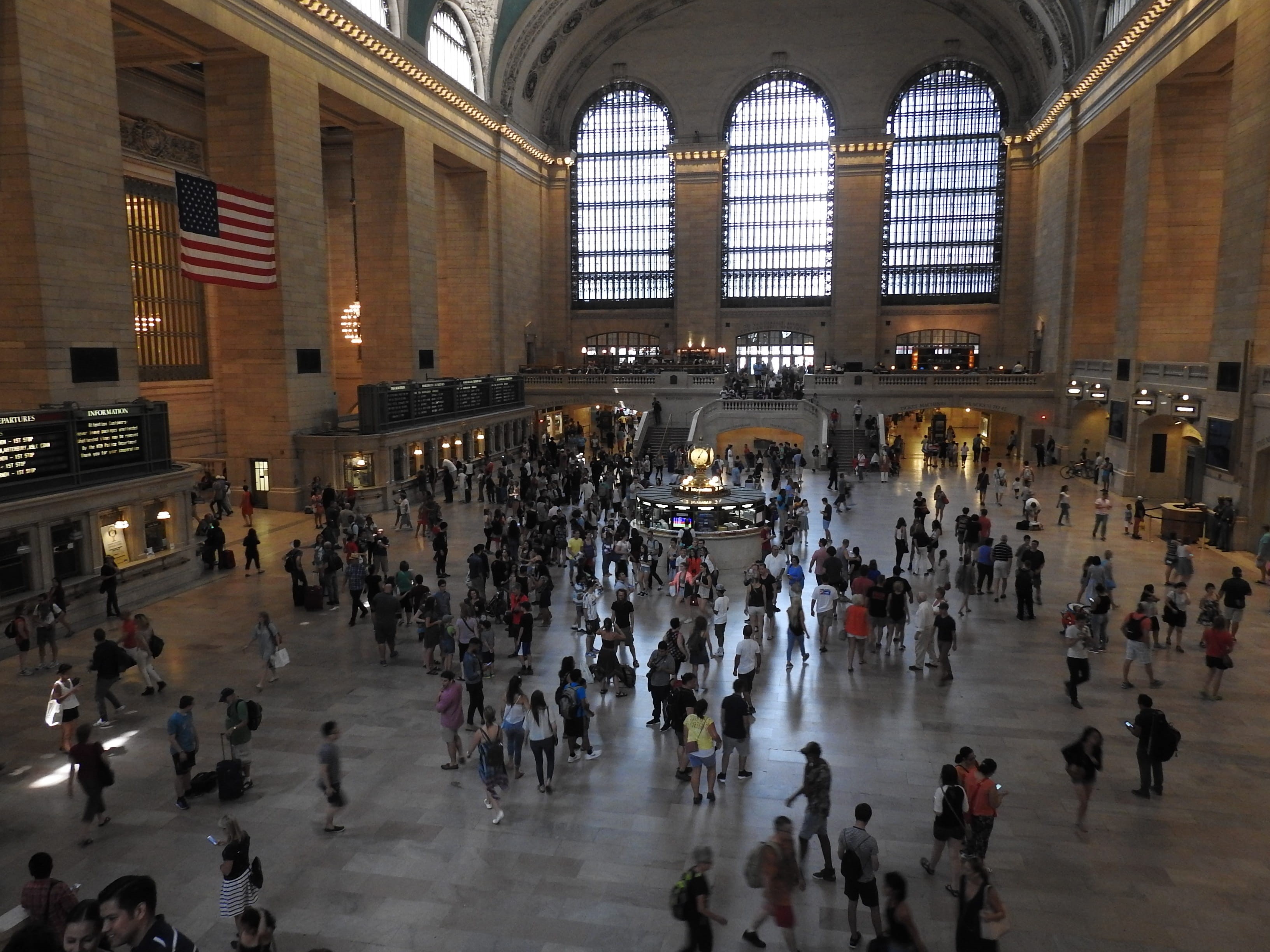 large group of people, walking, grand central terminal, architectural column, tourism, station, architecture, women, new york, indoors, railroad station, HD Wallpaper