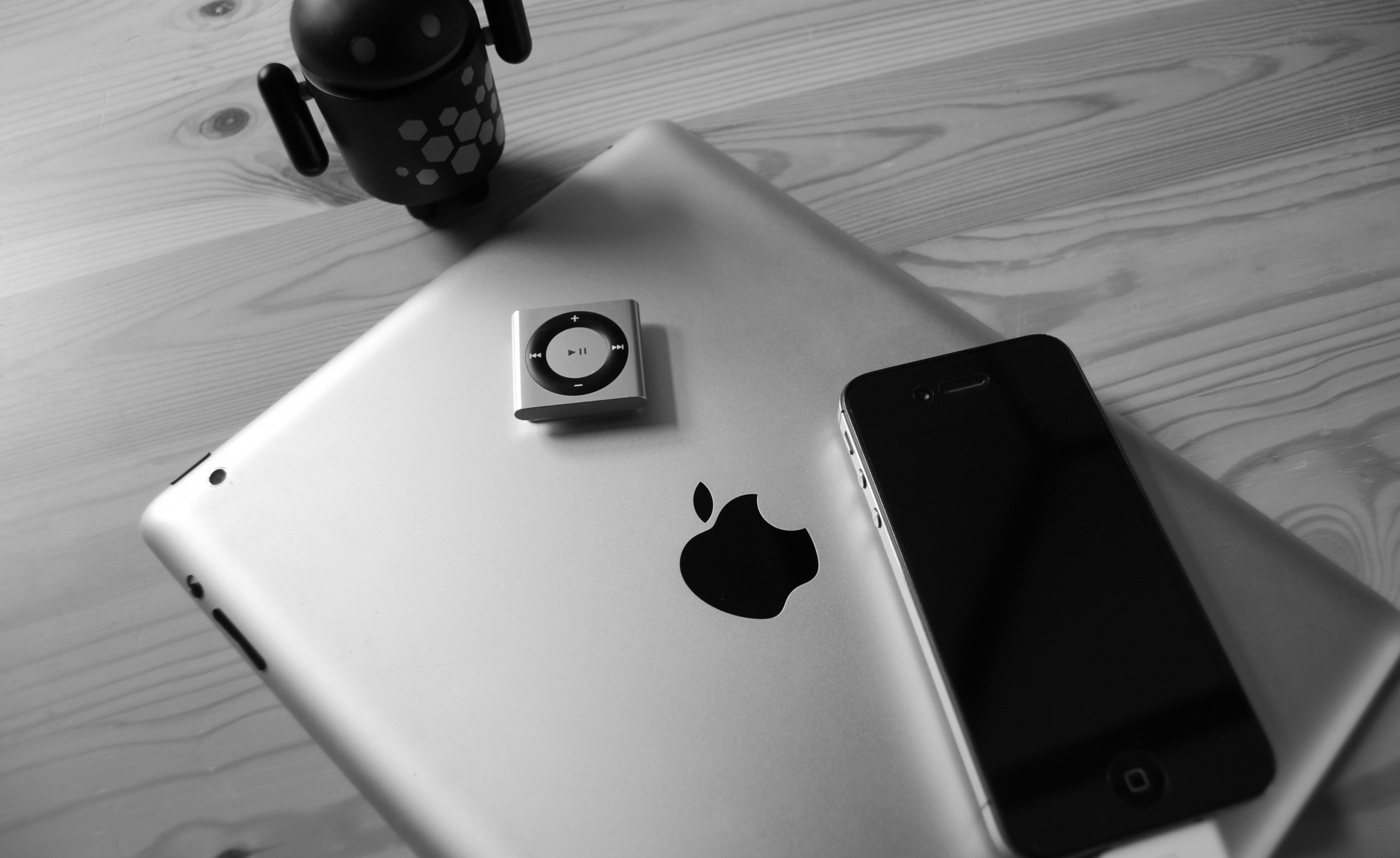 screen, connection, portable information device, apple, equipment, close-up, mug, day, technology, mobile Phone, still life, digital Tablet, business, wood - material, HD Wallpaper