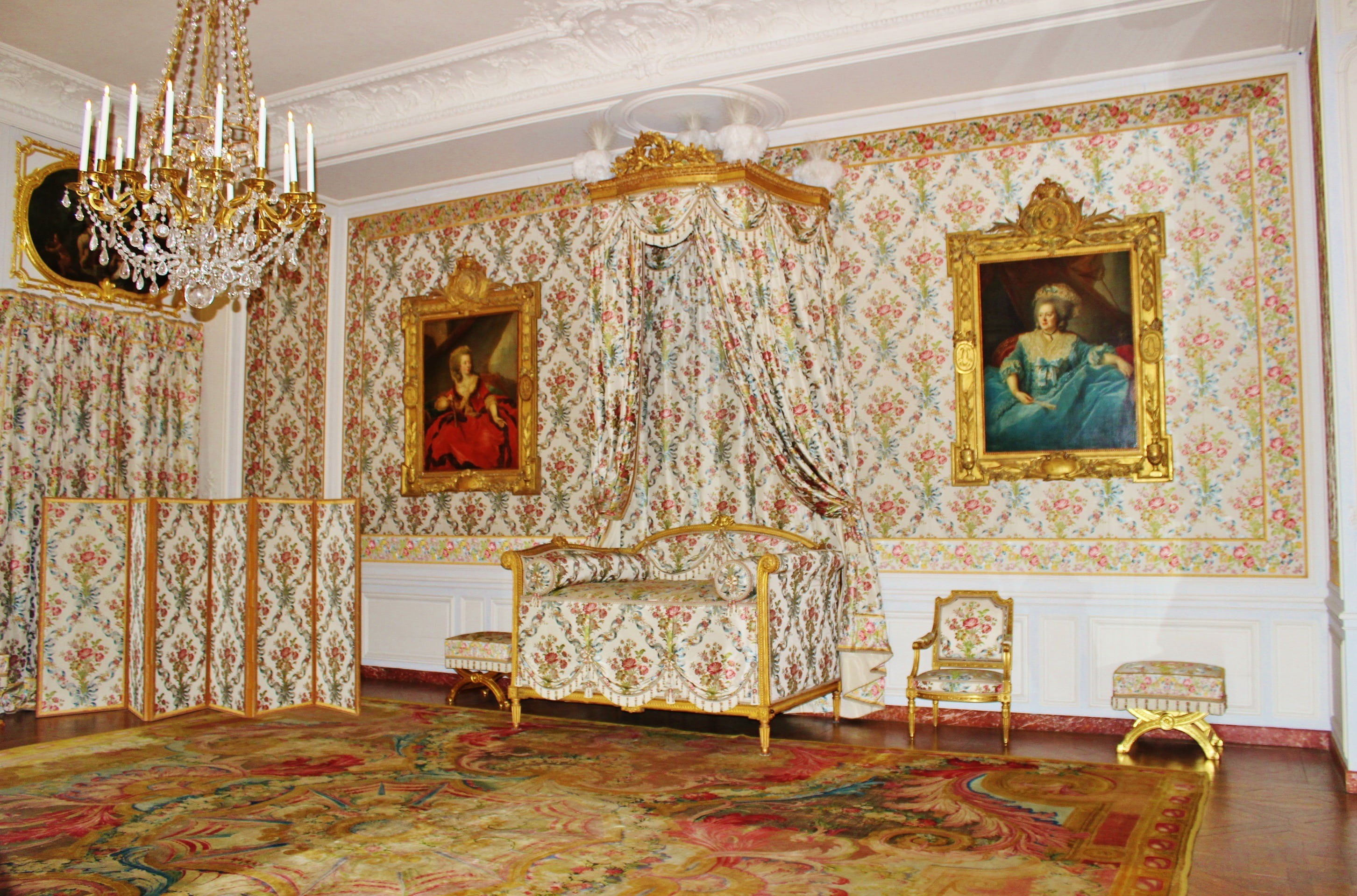 seat, home interior, chair, no people, chateau de versailles, ornate, art and craft, landmark, indoors, paint, multicolored, home, flooring, floral pattern, HD Wallpaper