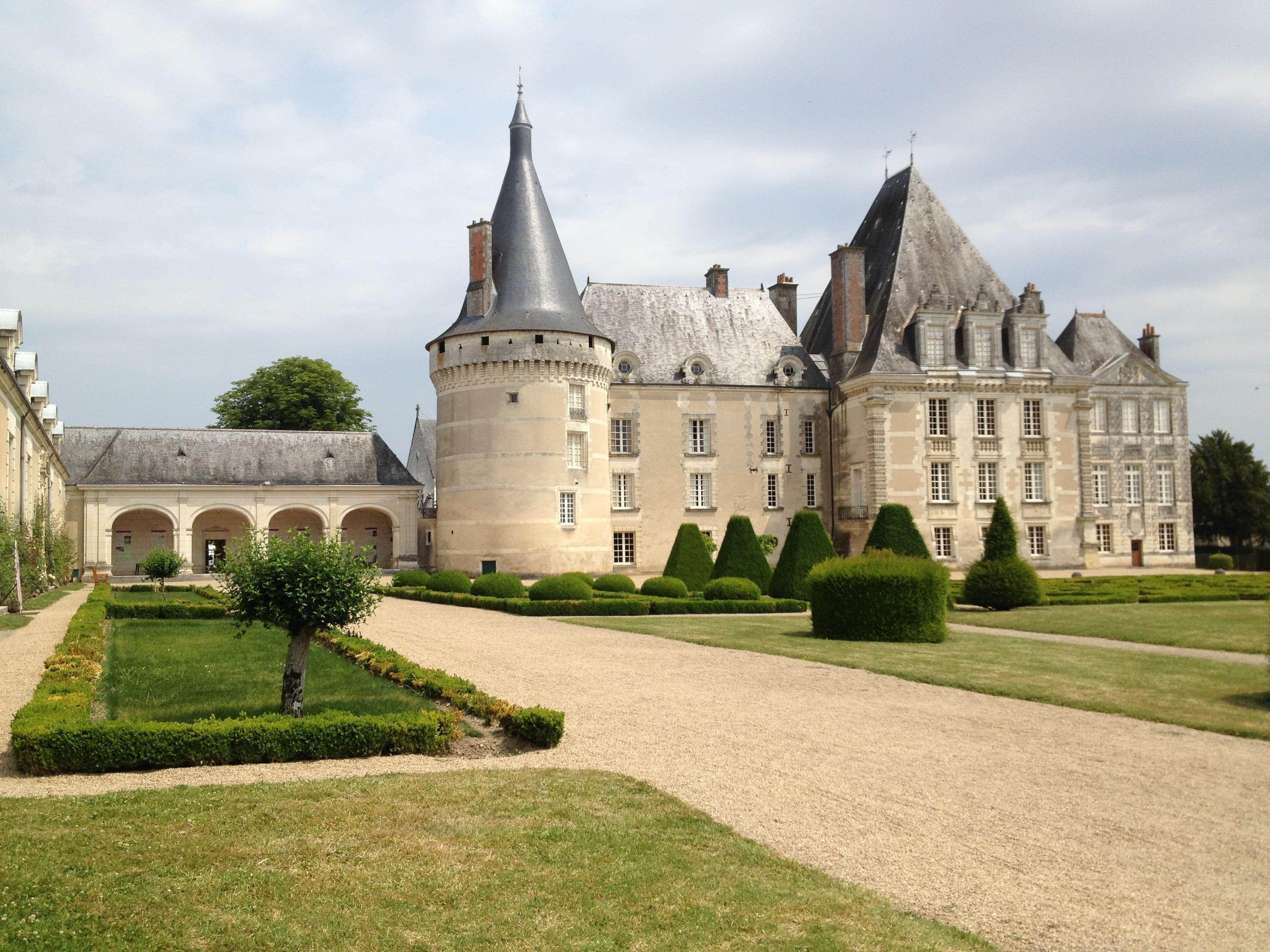 plant, grass, building exterior, ornamental garden, building, lawn, history, spire, tree, tower, landmark, cloud - sky, travel destinations, built structure, HD Wallpaper