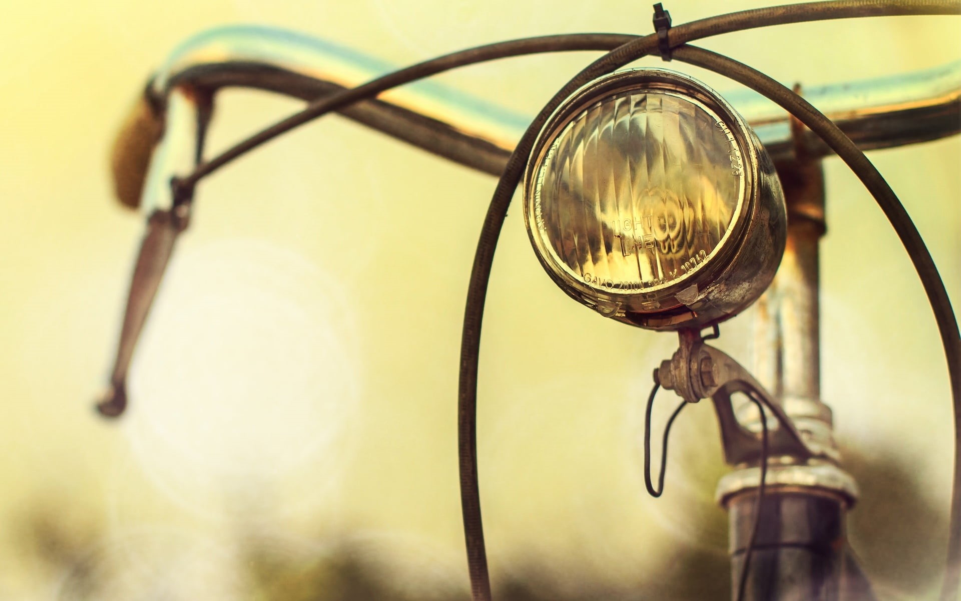 glass - material, no people, widescreen, day, bike, mode of transportation, blur, selective focus, bicycle, transparent, full screen, 1080P, HD Wallpaper