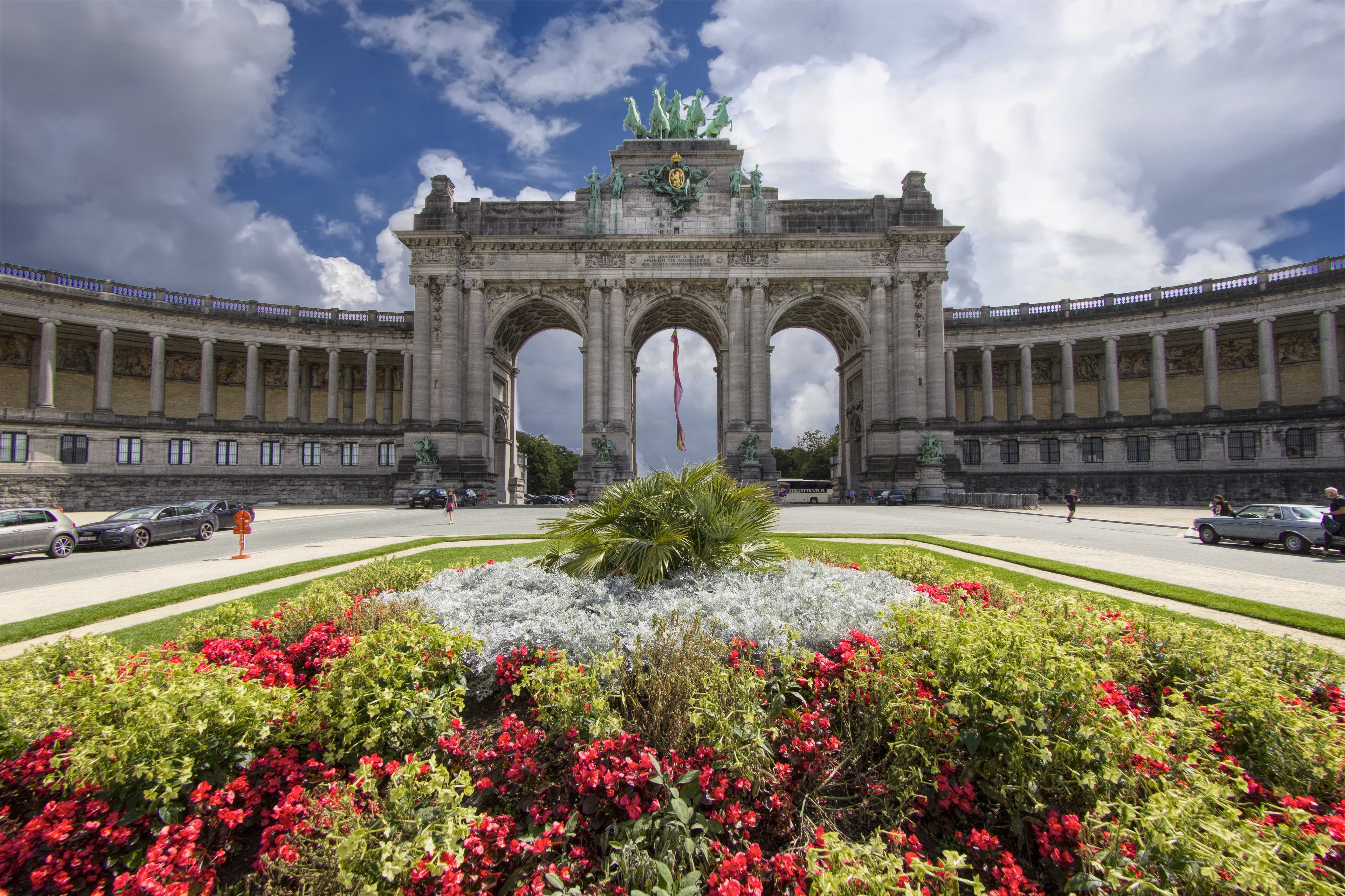 tourism, day, travel, city, building exterior, architecture, cloud - sky, sky, incidental people, park, 5K, travel destinations, statue, building, history, HD Wallpaper