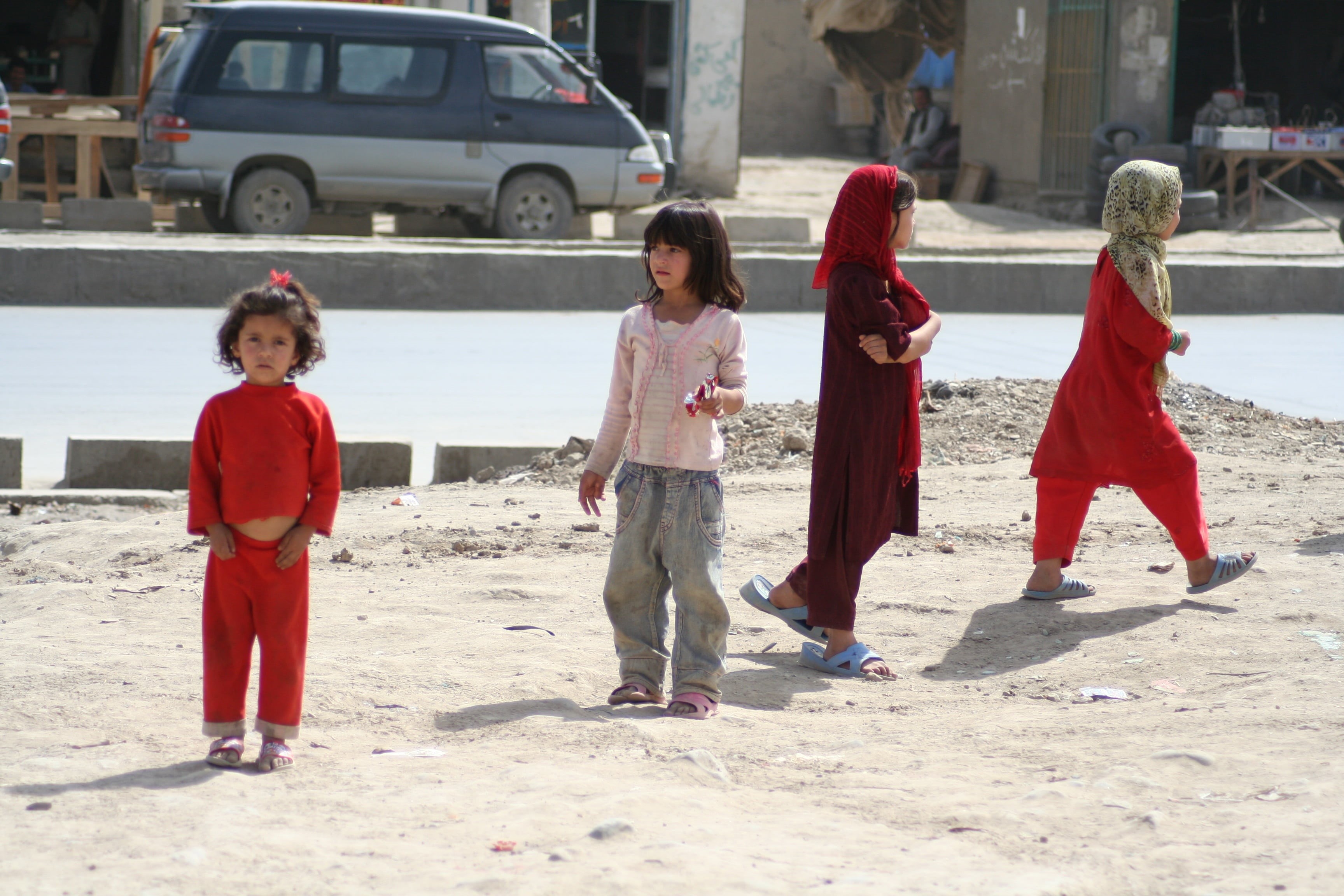 real people, street, child, males, kids, family, full length, leisure activity, sunlight, females, outside, orphan, children, standing, four, poor, cultures, HD Wallpaper