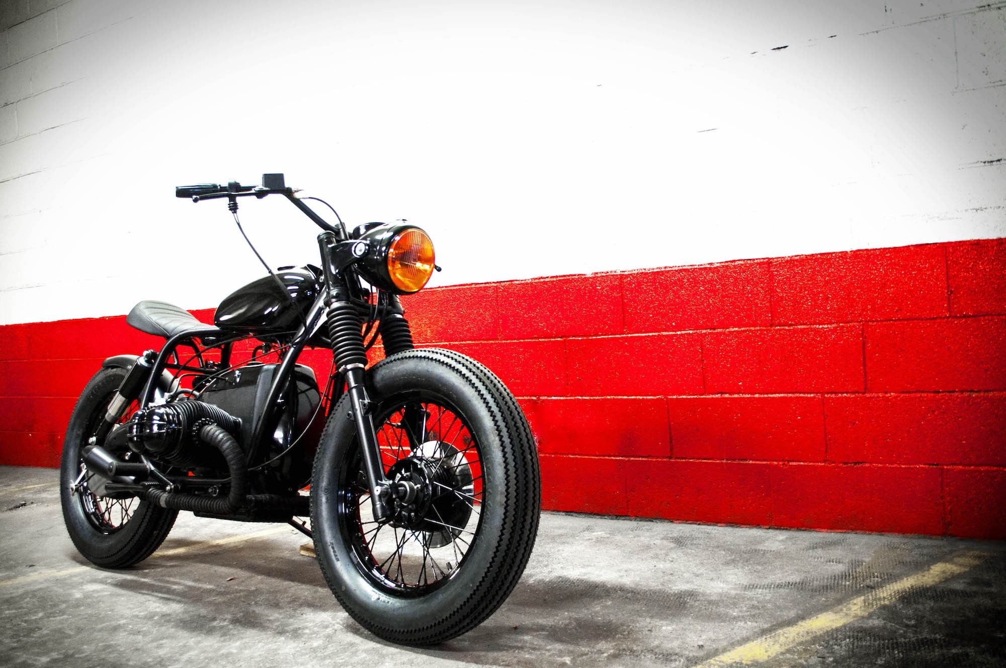 tire, land vehicle, city, travel, red, built structure, stationary, transportation, mode of transportation, wall - building feature, motorcycle, garage, HD Wallpaper