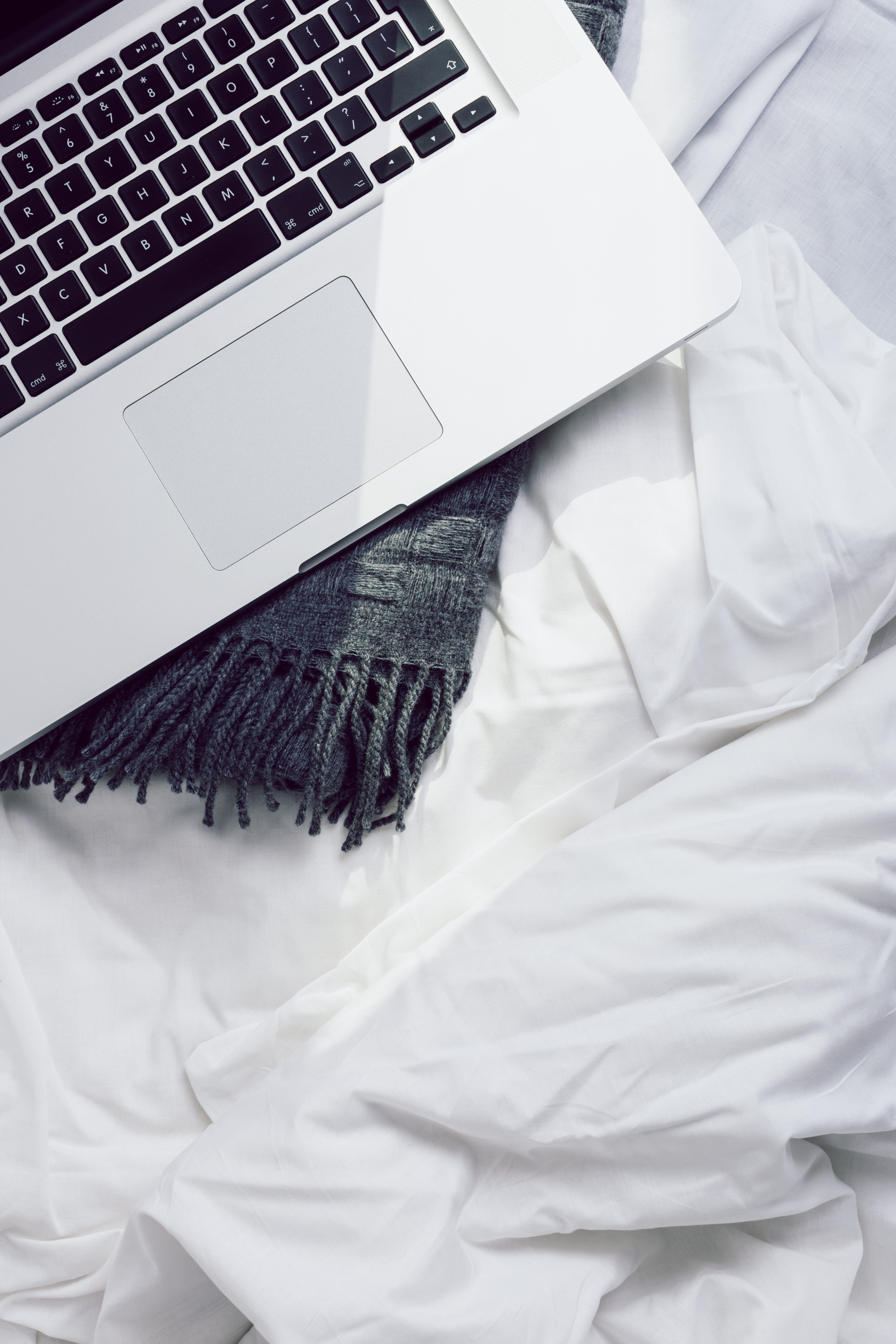 keyboard, home interior, no people, furniture, 5K, computer, domestic room, indoors, wireless technology, mac, white color, connection, textile, communication, Phone HD Wallpaper