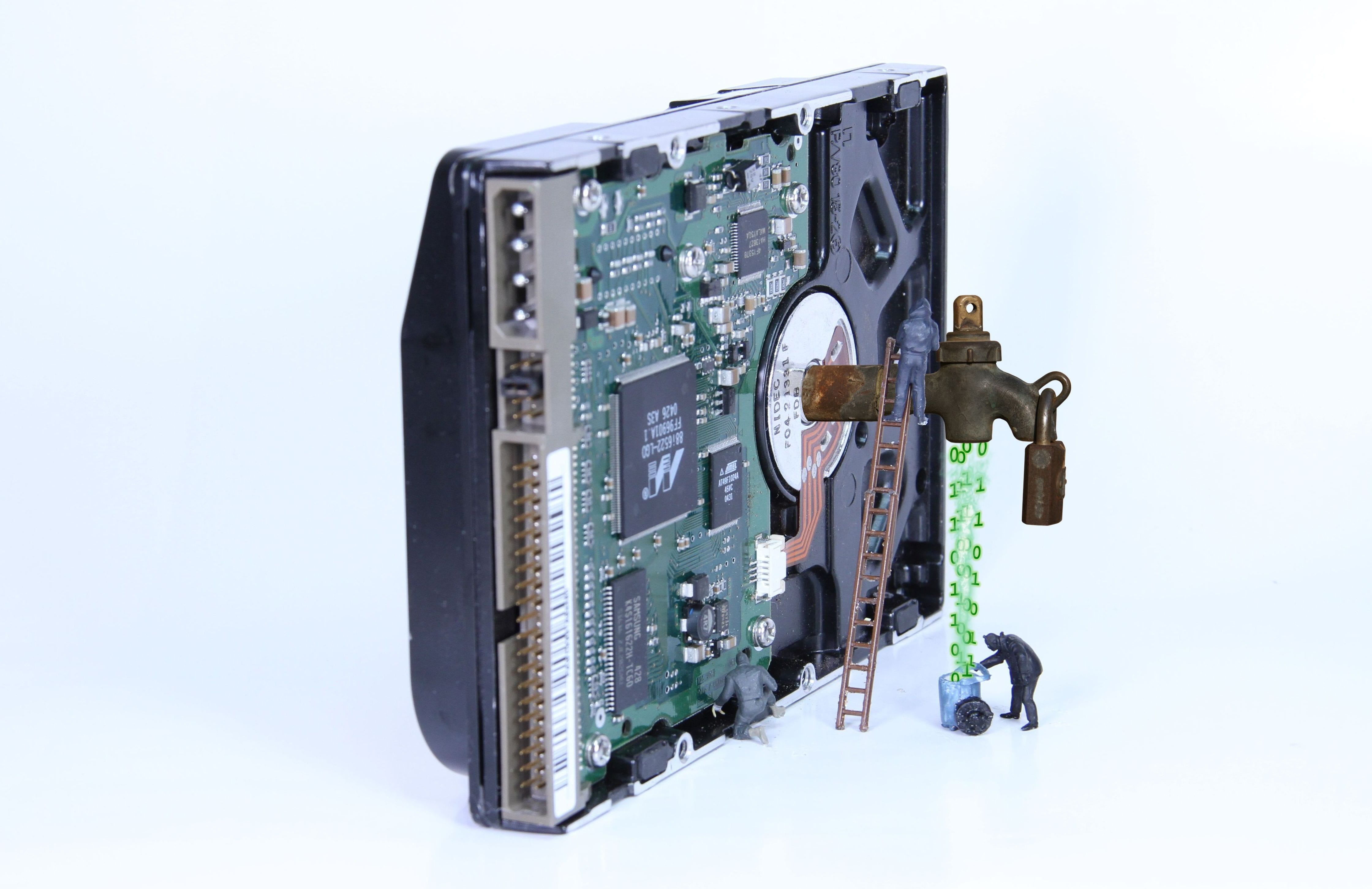 abuse, computer chip, hdd, data flow, computer equipment, single object, data, data leakage, creative, toy figure, electrical equipment, built structure, HD Wallpaper