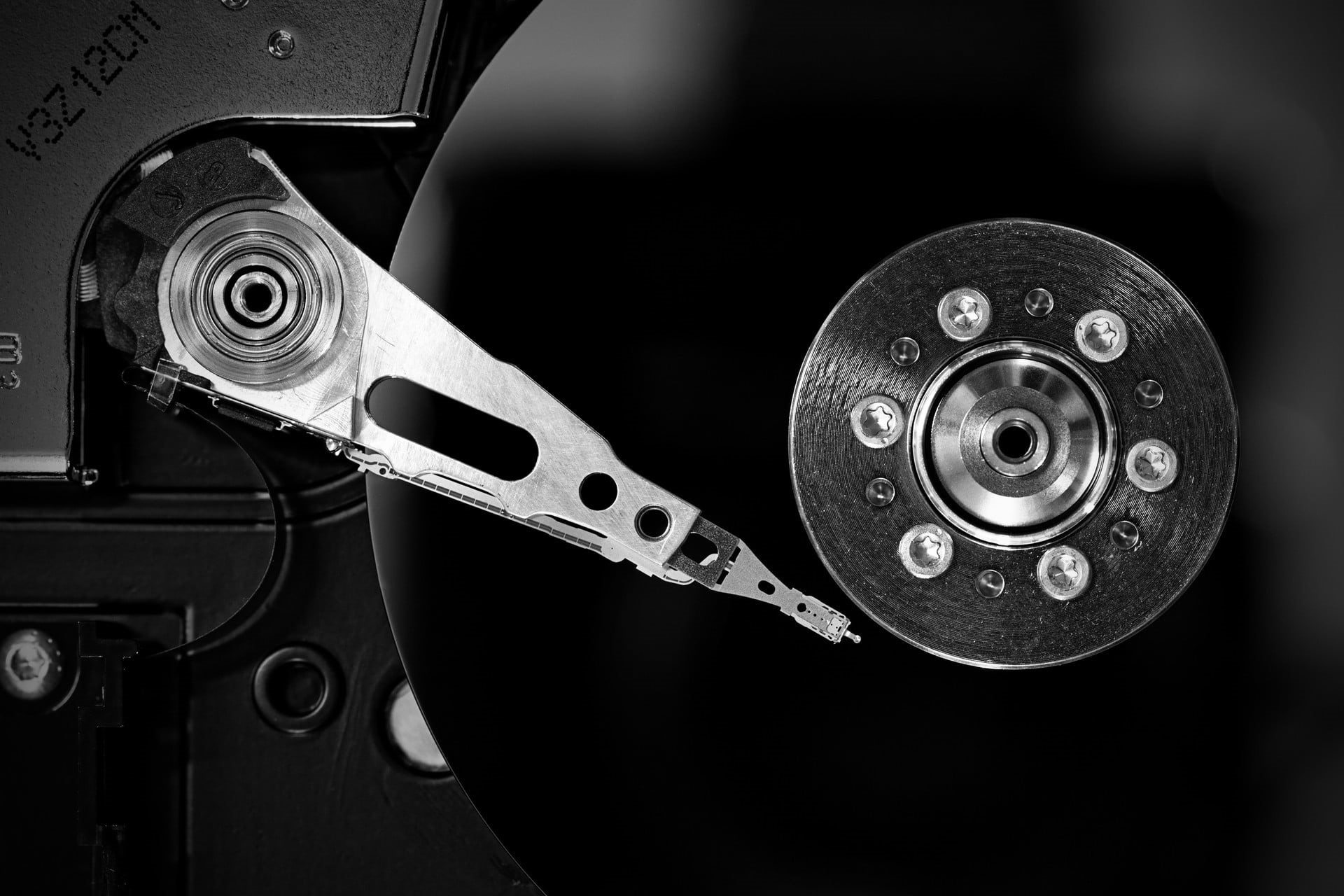 black, aggression, indoors, no people, machinery, 1080P, safety, close-up, circle, focus on foreground, violence, protection, geometric shape, turntable, HD Wallpaper