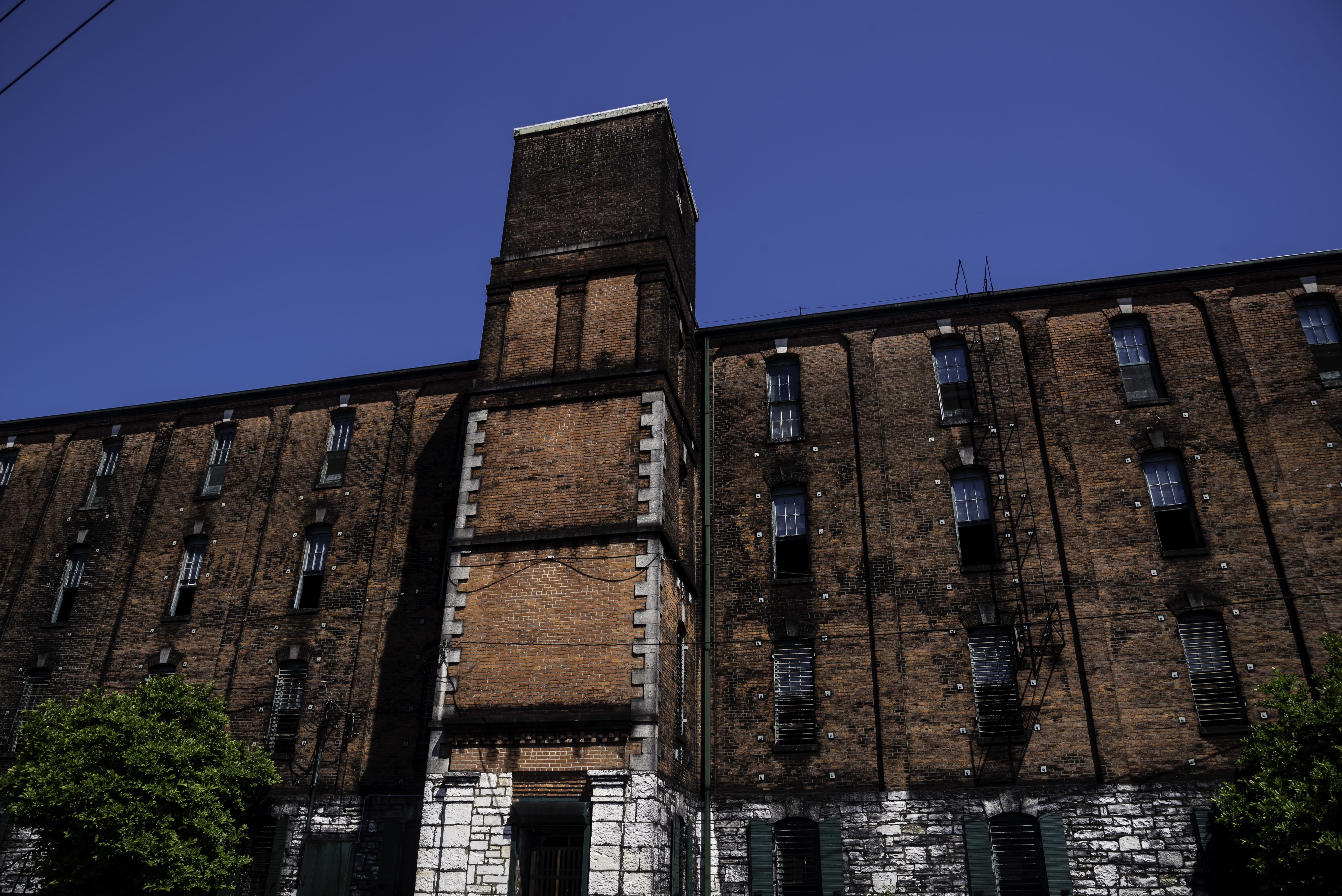 skyscraper, built Structure, Buffalo Trace Distillery, architecture, buffalo trace, the past, outdoors, 5K, tree, public domain, Kentucky, Room, travel destinations, HD Wallpaper