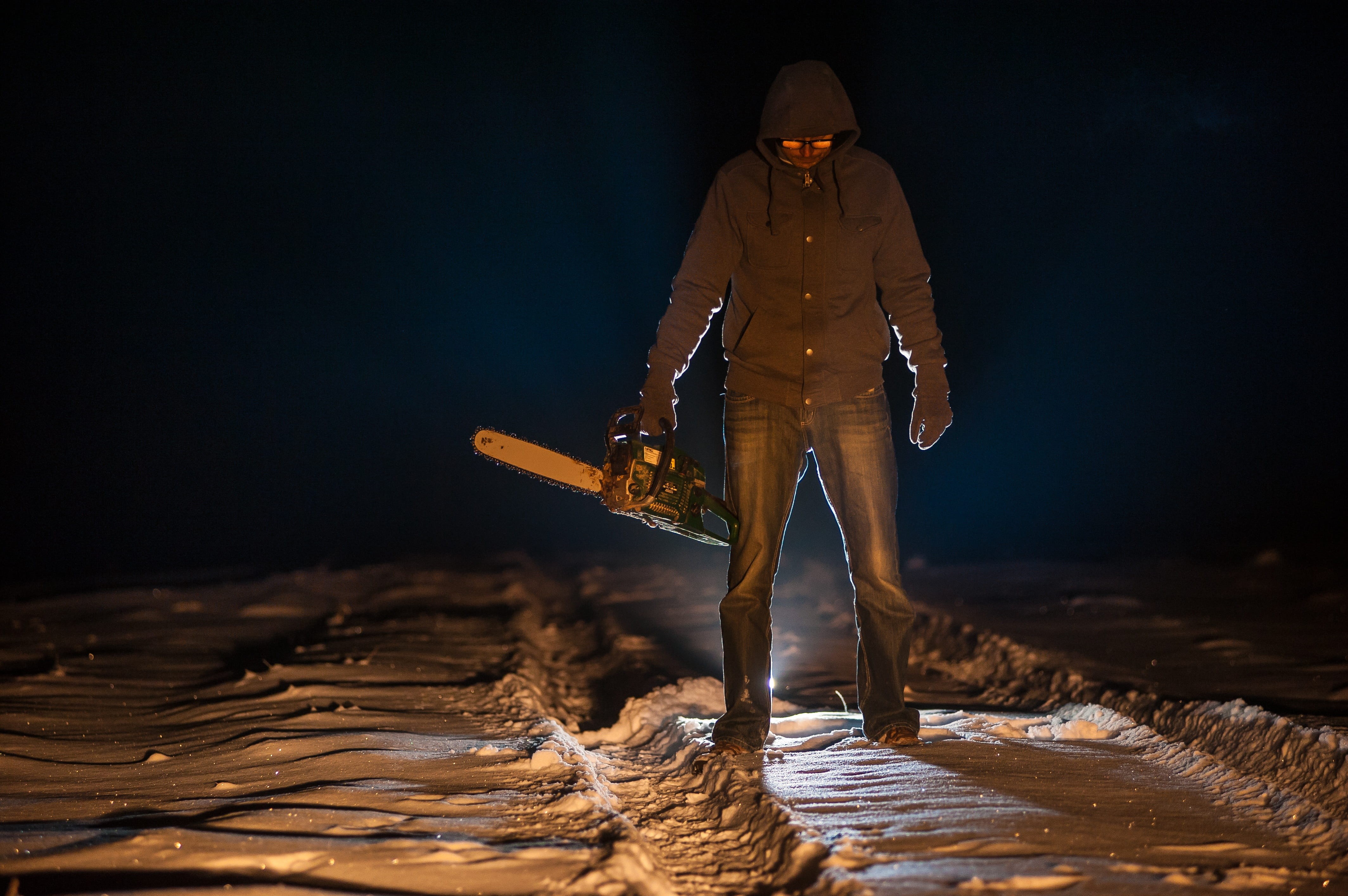 dead, nature, the fog, screenshot, occupation, horror, night, way, killer, clothing, kat, aggression, scary, rear view, saw, the fear, construction industry, HD Wallpaper