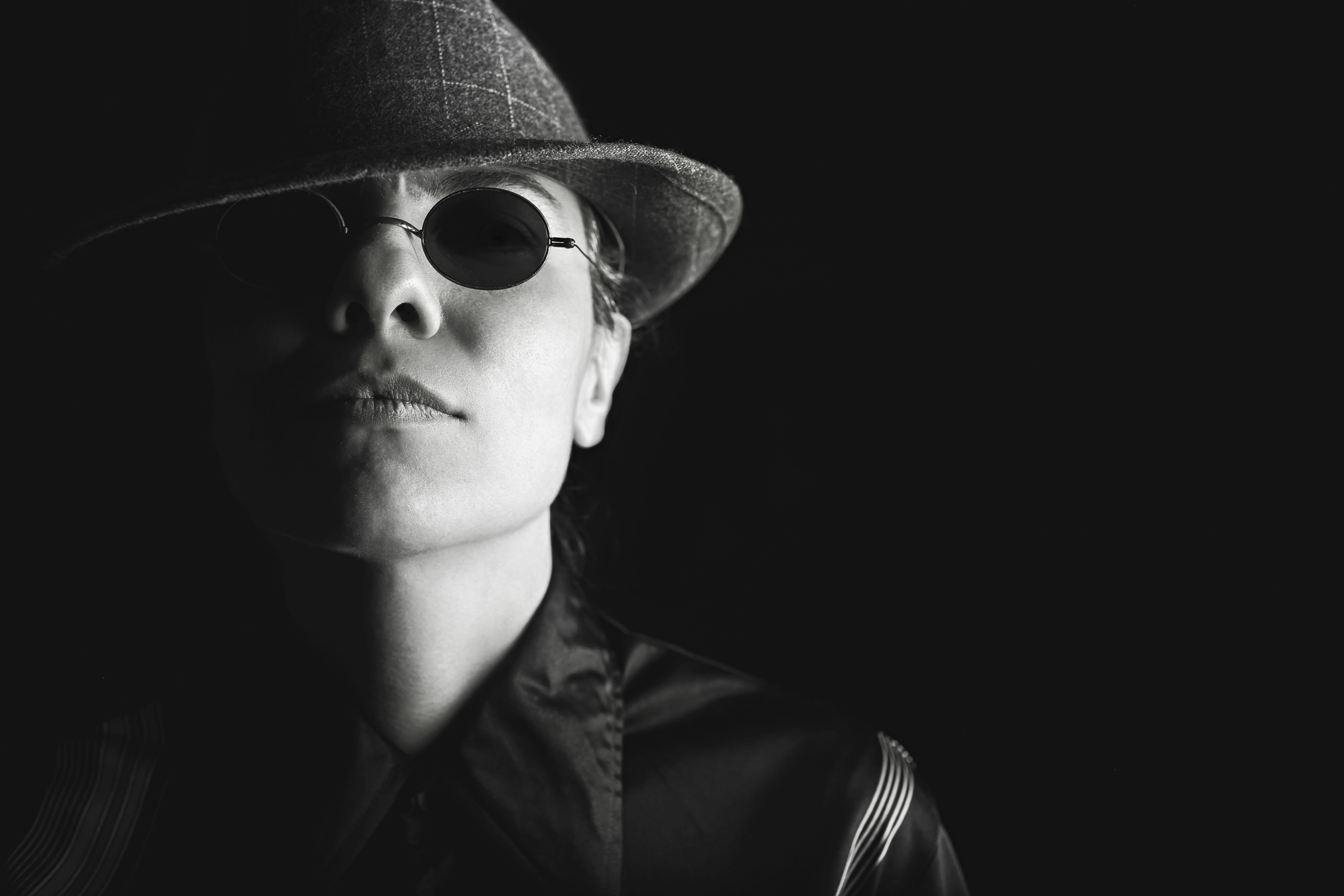 female, young men, authority, spy, 5K, tough, fashion, clothing, detective, leather, person, face, dramatic, gangster, toughness, contrast, guard, per, HD Wallpaper