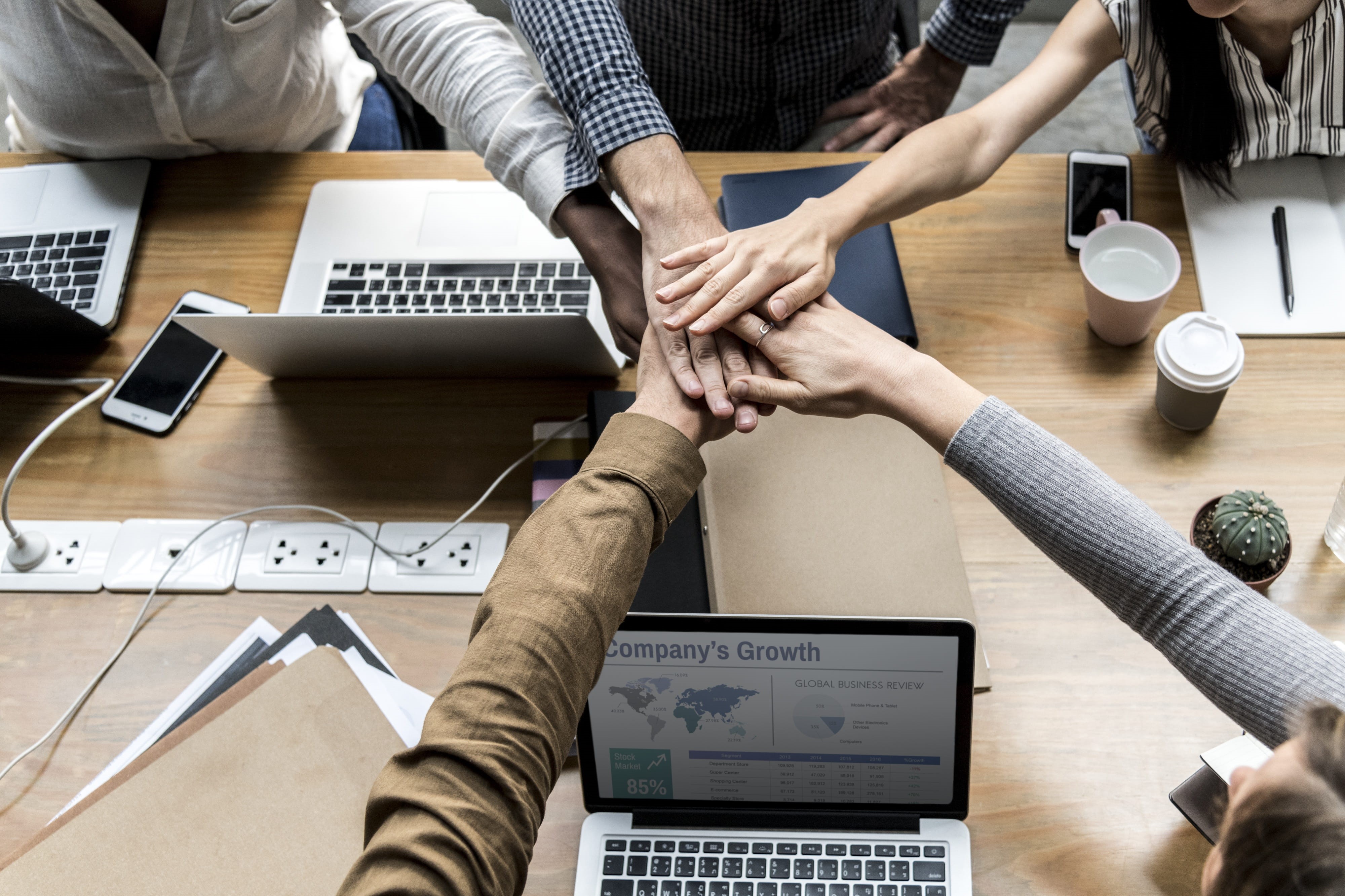 laptop, business, celebration, indoors, european, black, coffee, achievement, communication, agreement, coworker, friendship, using laptop, diverse, adult, HD Wallpaper