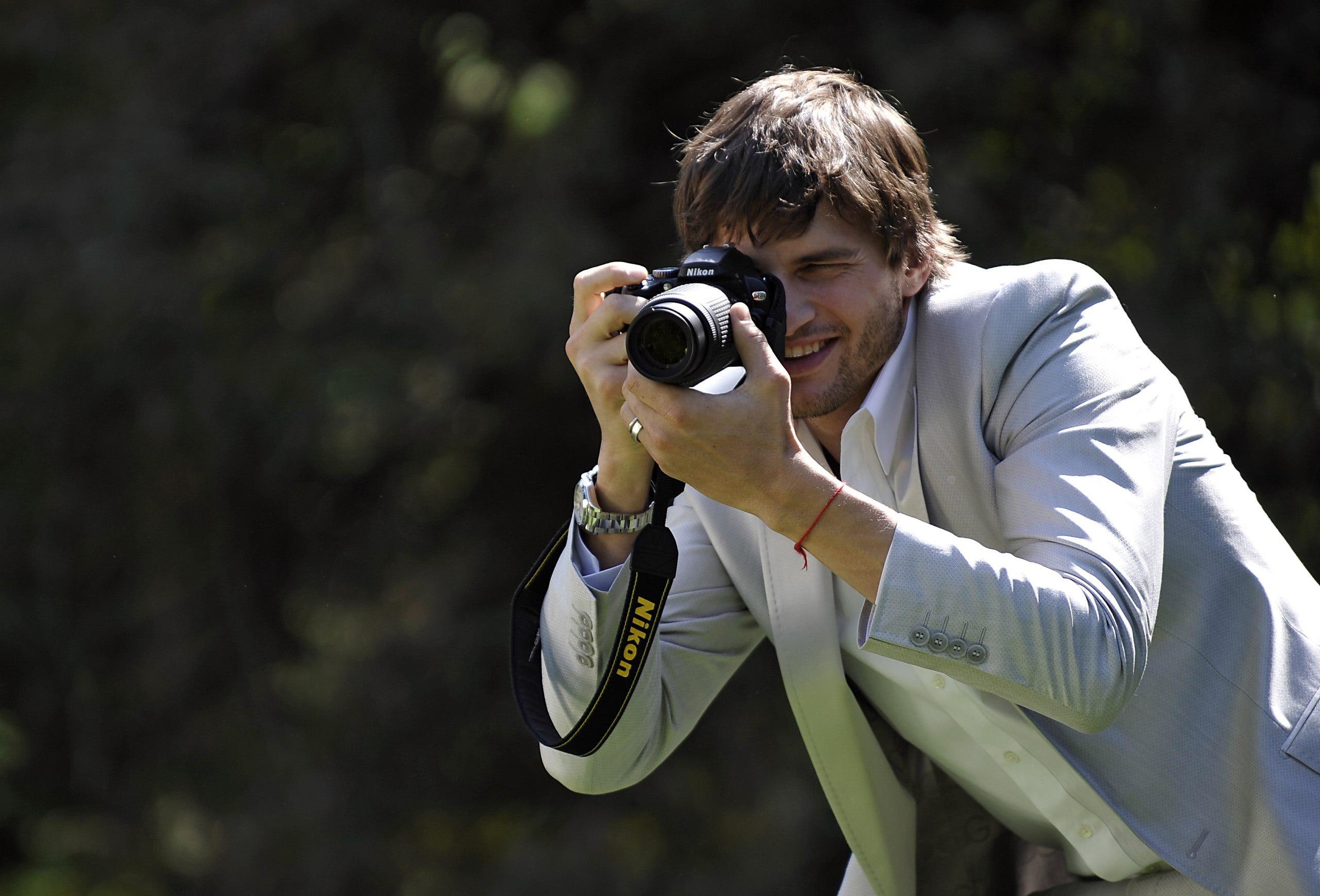 photos, takin photos, 2K, kutcher, takin, investor, ashton, boys, producer, ashton kutcher, model, celebrities, actor, celebrity, HD Wallpaper