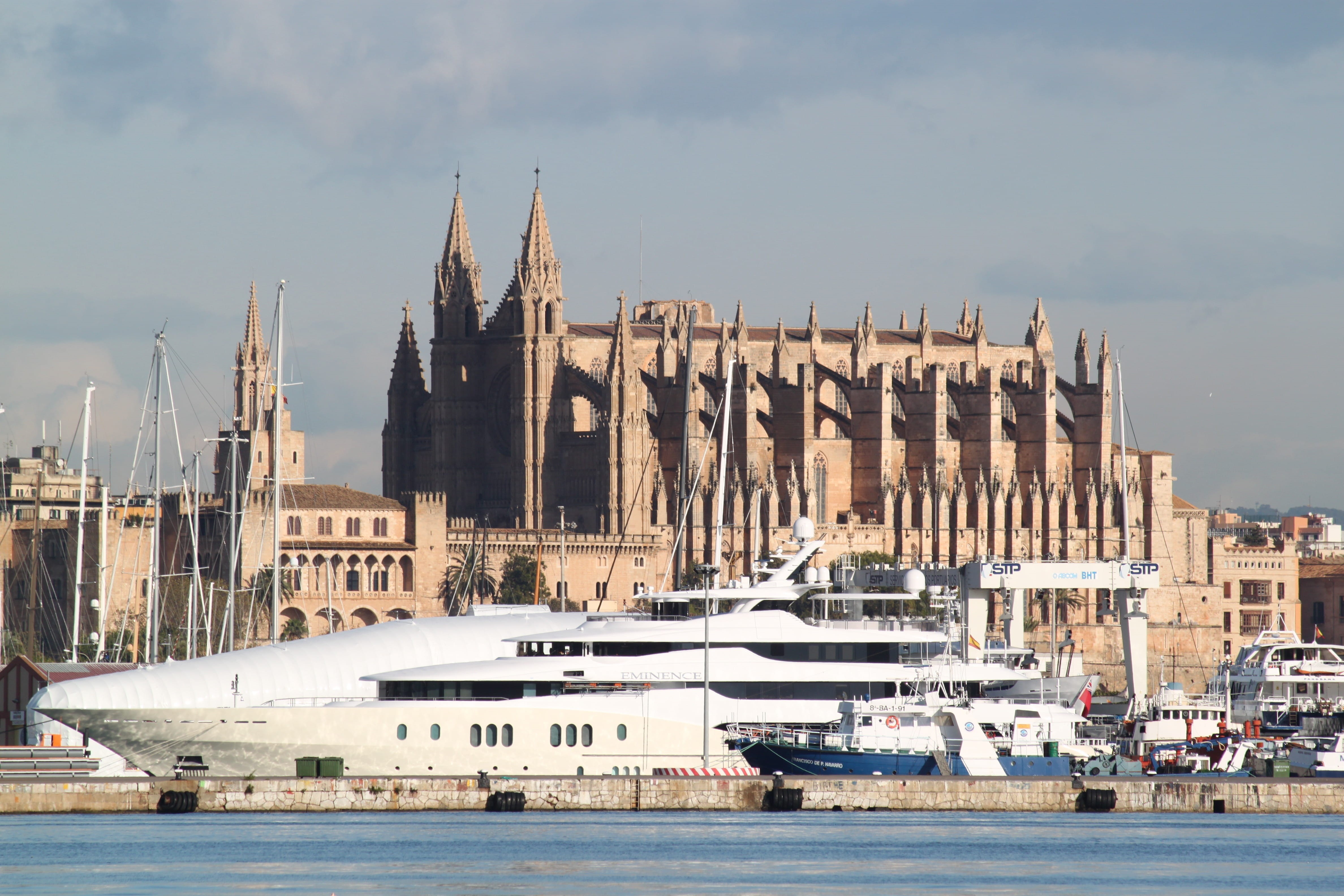 transportation, nautical Vessel, church, near, Cathedral, Palma De Mallorca, sky, vacations, mallorca, 4K, ship, city, rise, ships, harbor, holiday, port, HD Wallpaper