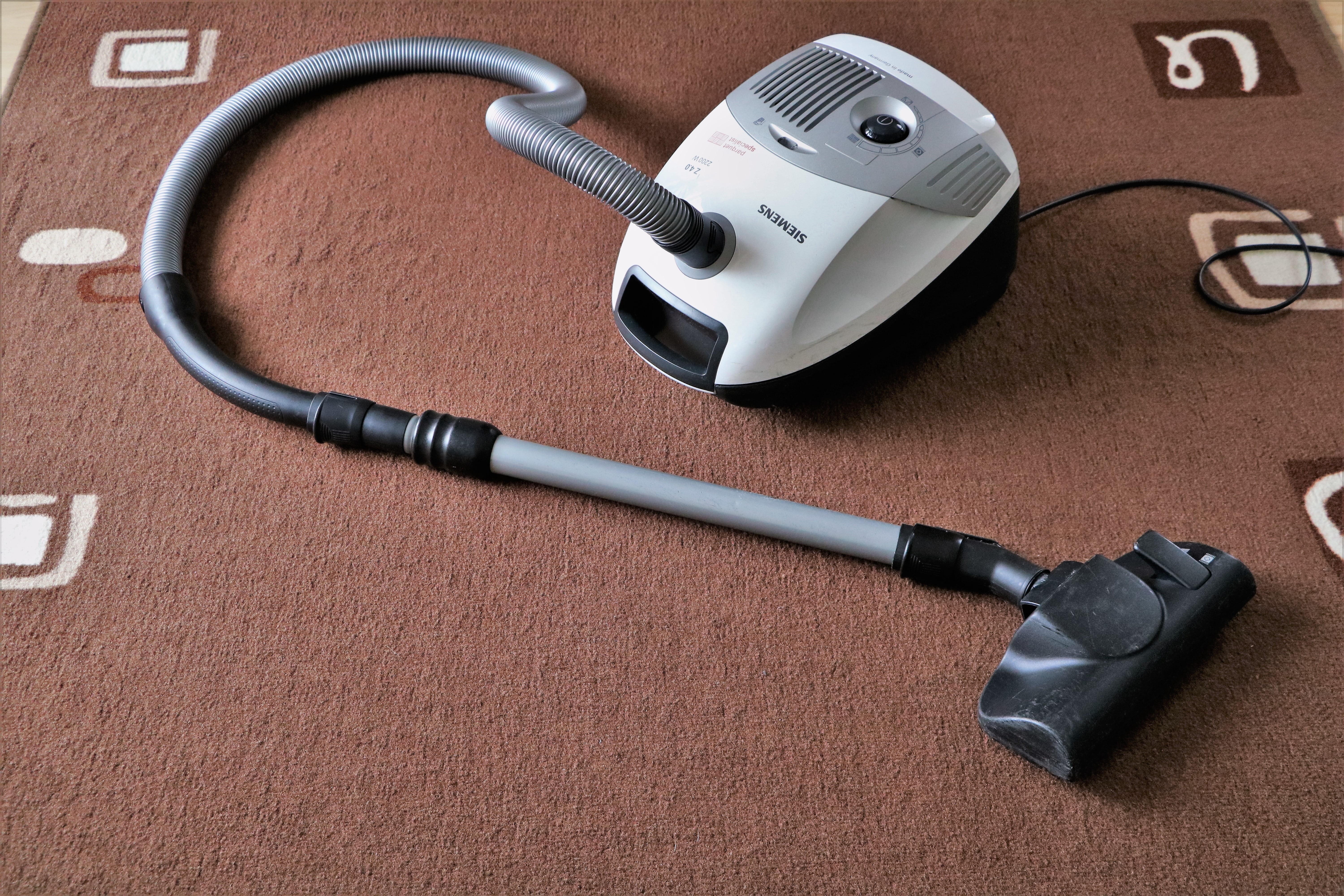 brown, listening, still life, vacuum, vacuum Cleaner, black color, area, rug, gray, electric plug, wet, no people, budget, connection, technology, studio shot, HD Wallpaper