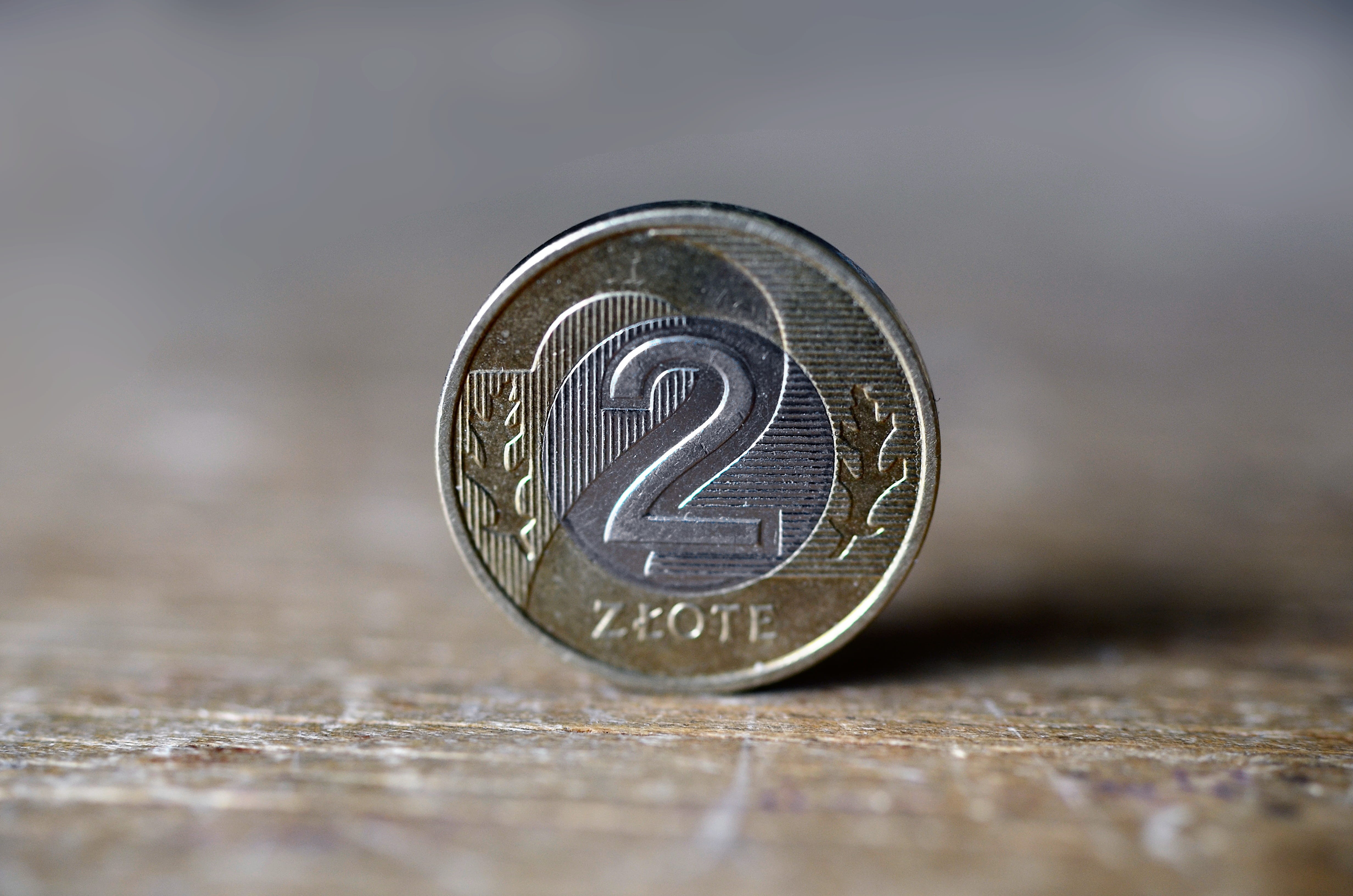 home finances, instability, single object, extreme close-up, two, business, zoom, coin, dime, two gold, no people, finance, close-up, uncertainty, plumb, HD Wallpaper