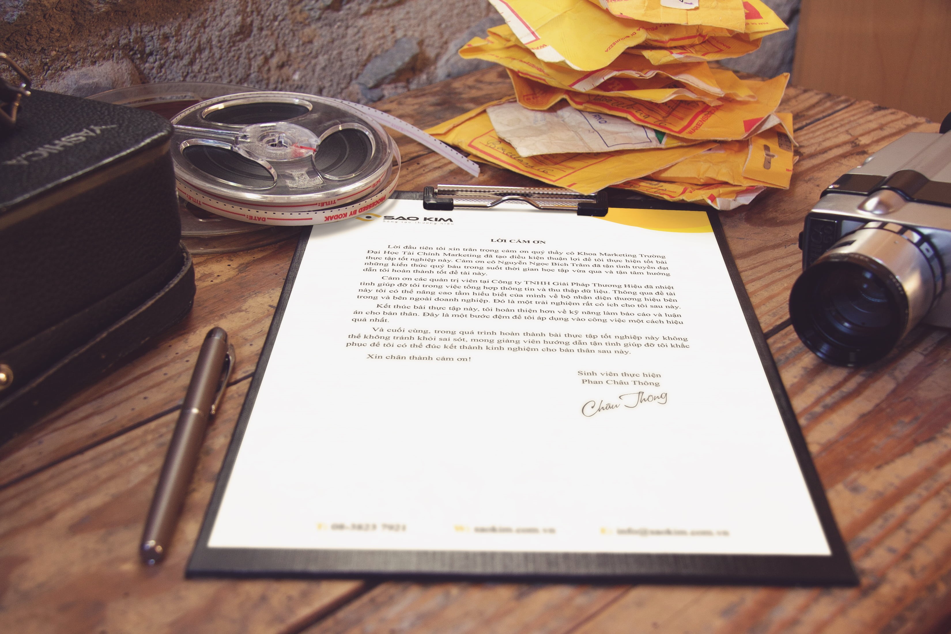 gadgets, film, text, sign, agreement, workspace, ink well, business, wood - material, table, indoors, paper, work, communication, office, glasses, 2K, HD Wallpaper