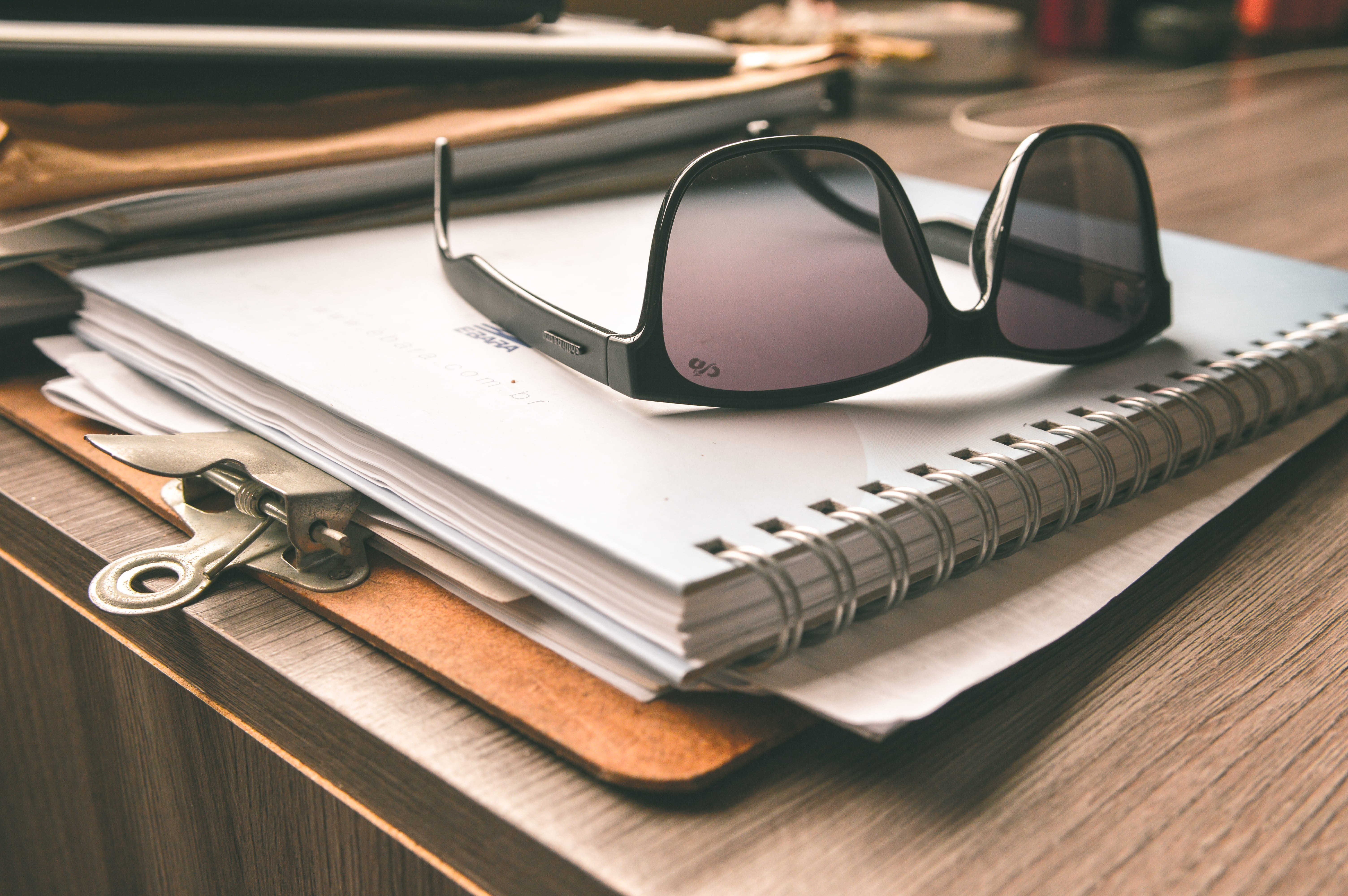 blank, desk, no people, wireless technology, fashion, 5K, high angle view, white, sunglasses, focus on foreground, eyewear, eyeglasses, black, connection, HD Wallpaper
