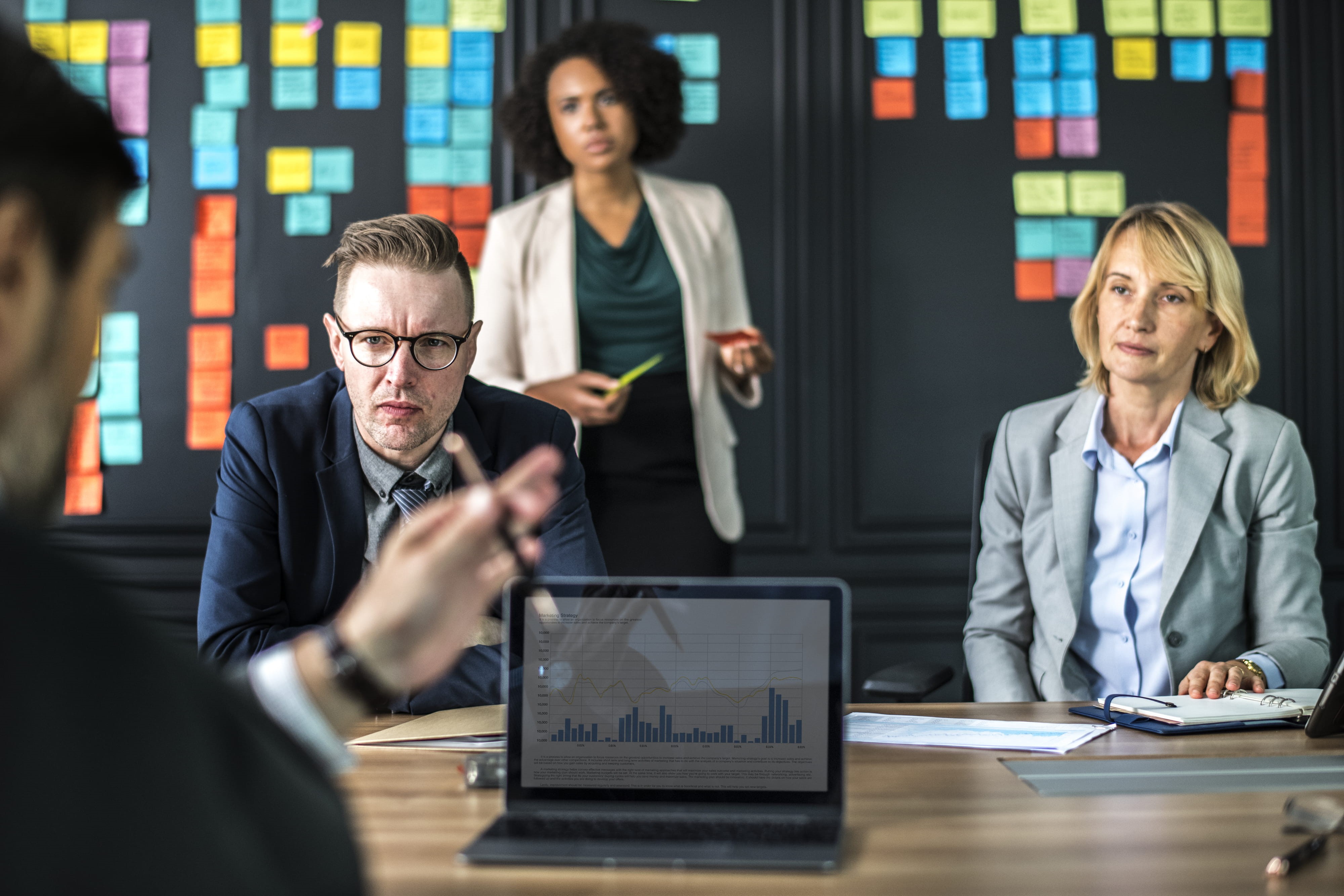 office, table, brainstorming, businesspeople, communication, technology, discussing, discussion, sitting, briefing, digital device, mature adult, analyzing, HD Wallpaper