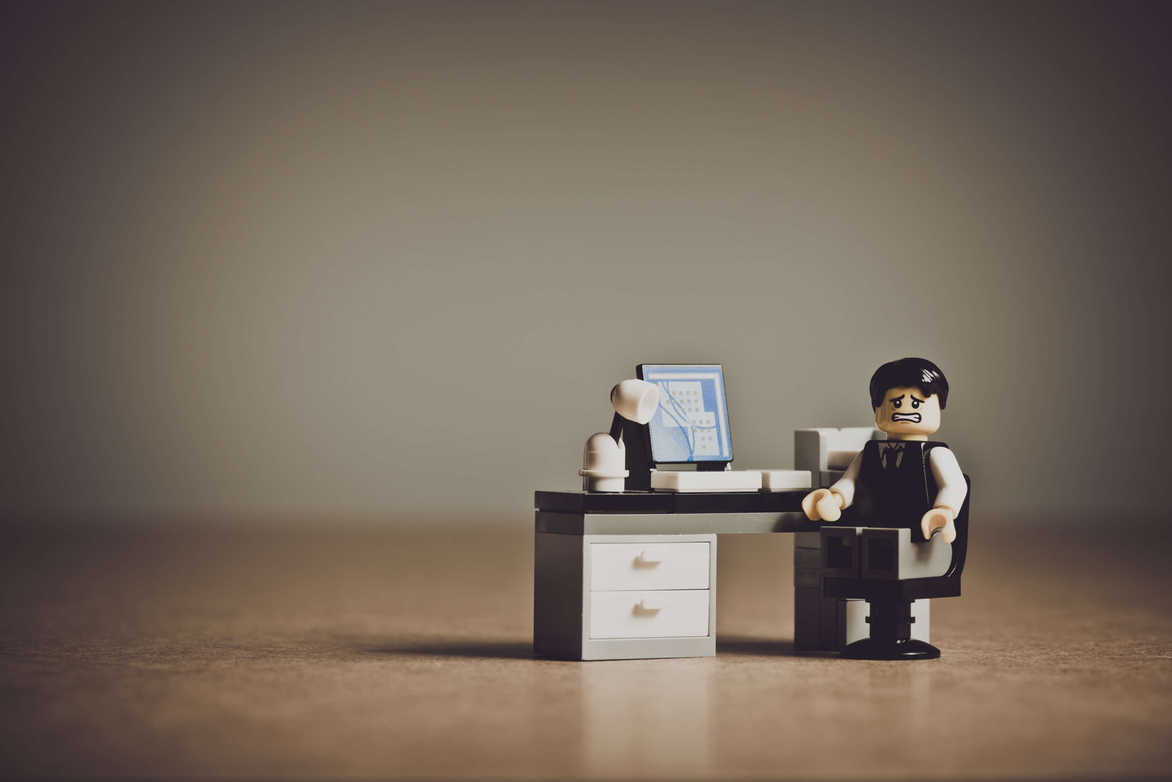 couple - relationship, employer, copy space, expression, representation, front view, toy, men, emotions, disappointed, character, furniture, disappointment, HD Wallpaper