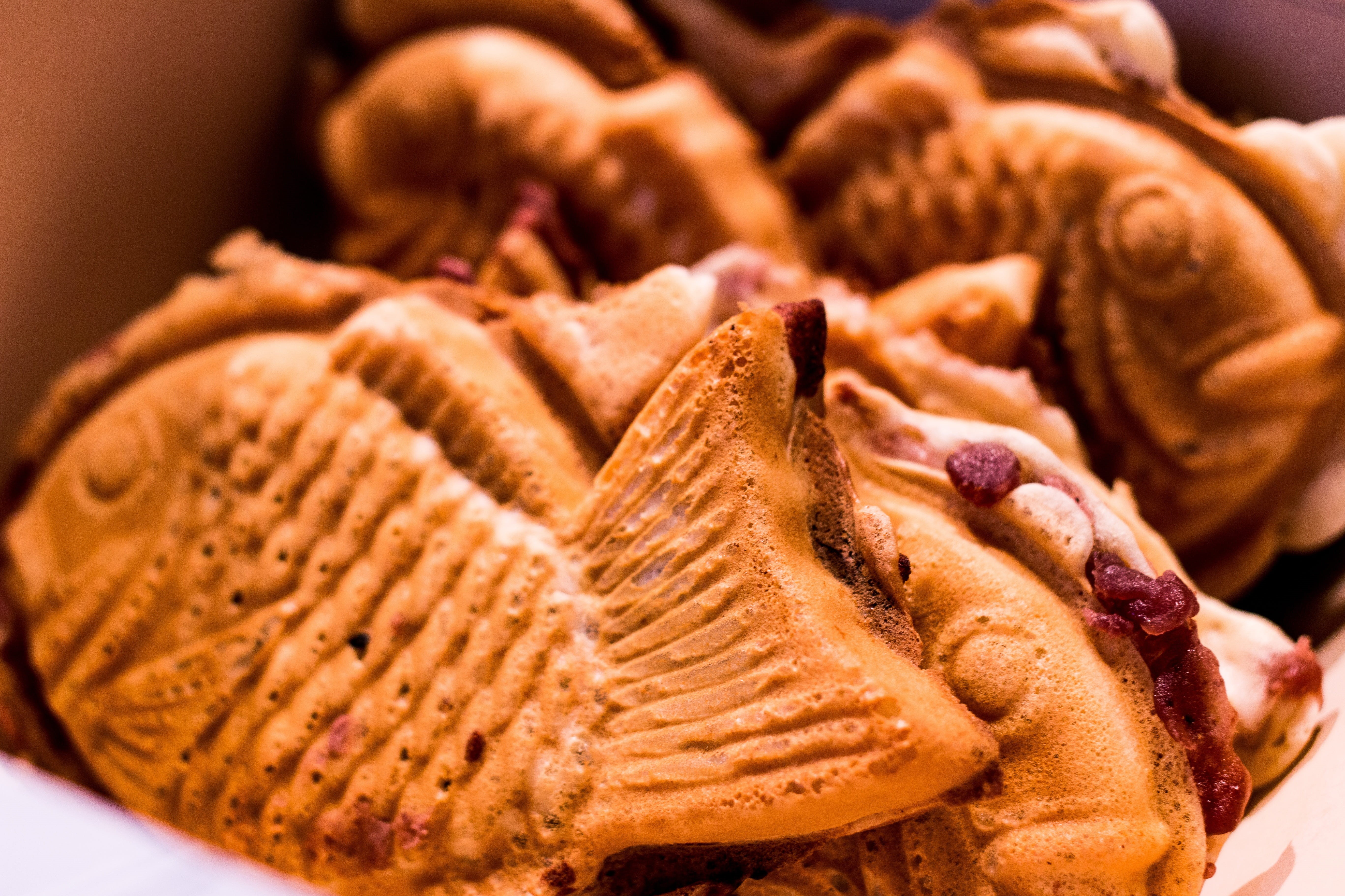 plate, indoors, fruit, freshness, focus on foreground, taiyaki, temptation, japan, department, wellbeing, no people, this, delicious, healthy eating, chocolate, HD Wallpaper