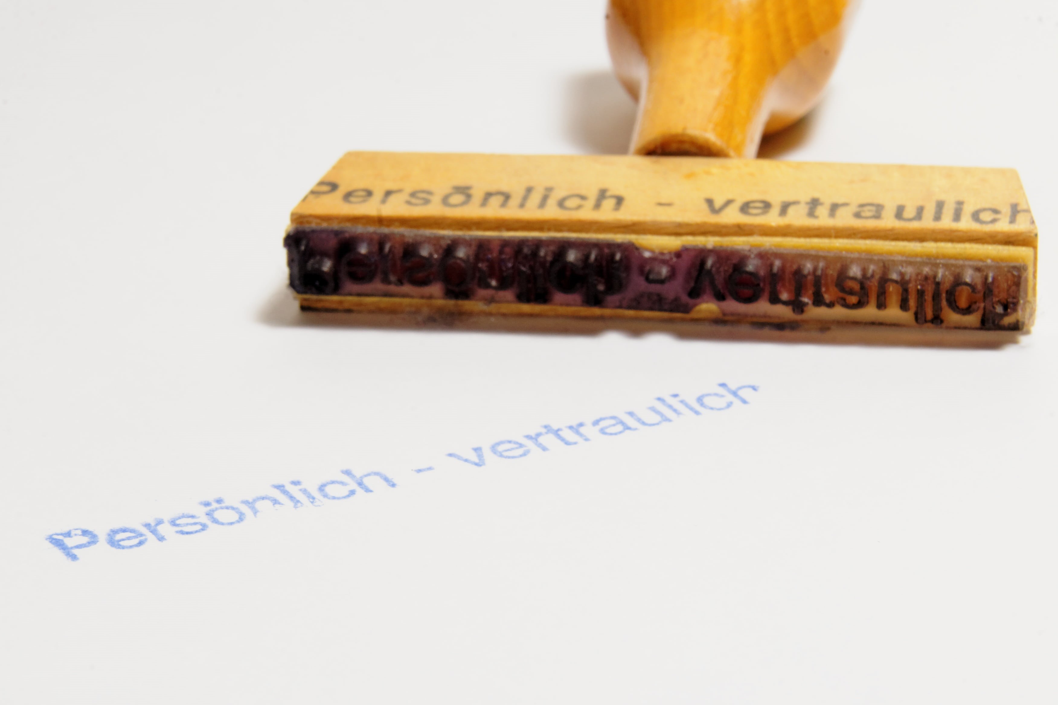 container, 2K, indoors, no people, western script, wellbeing, dieting, food, stamp, extreme close-up, close-up, refreshment, two objects, white background, HD Wallpaper