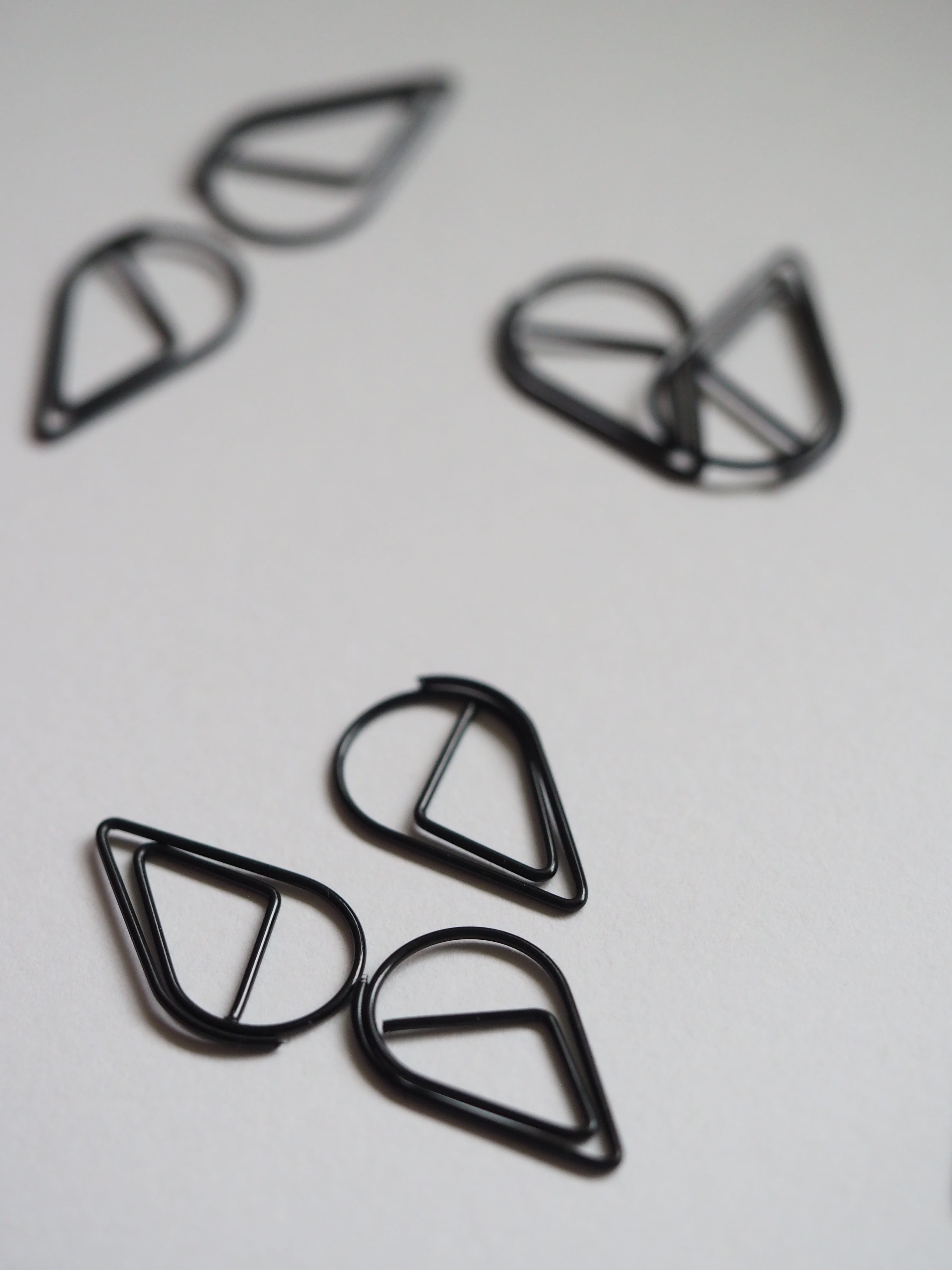 paperclip, still life, desk, scissors, personal accessory, eyeglasses, objects, high angle view, studio shot, reading glasses, simple, office, 4K, white, Phone HD Wallpaper