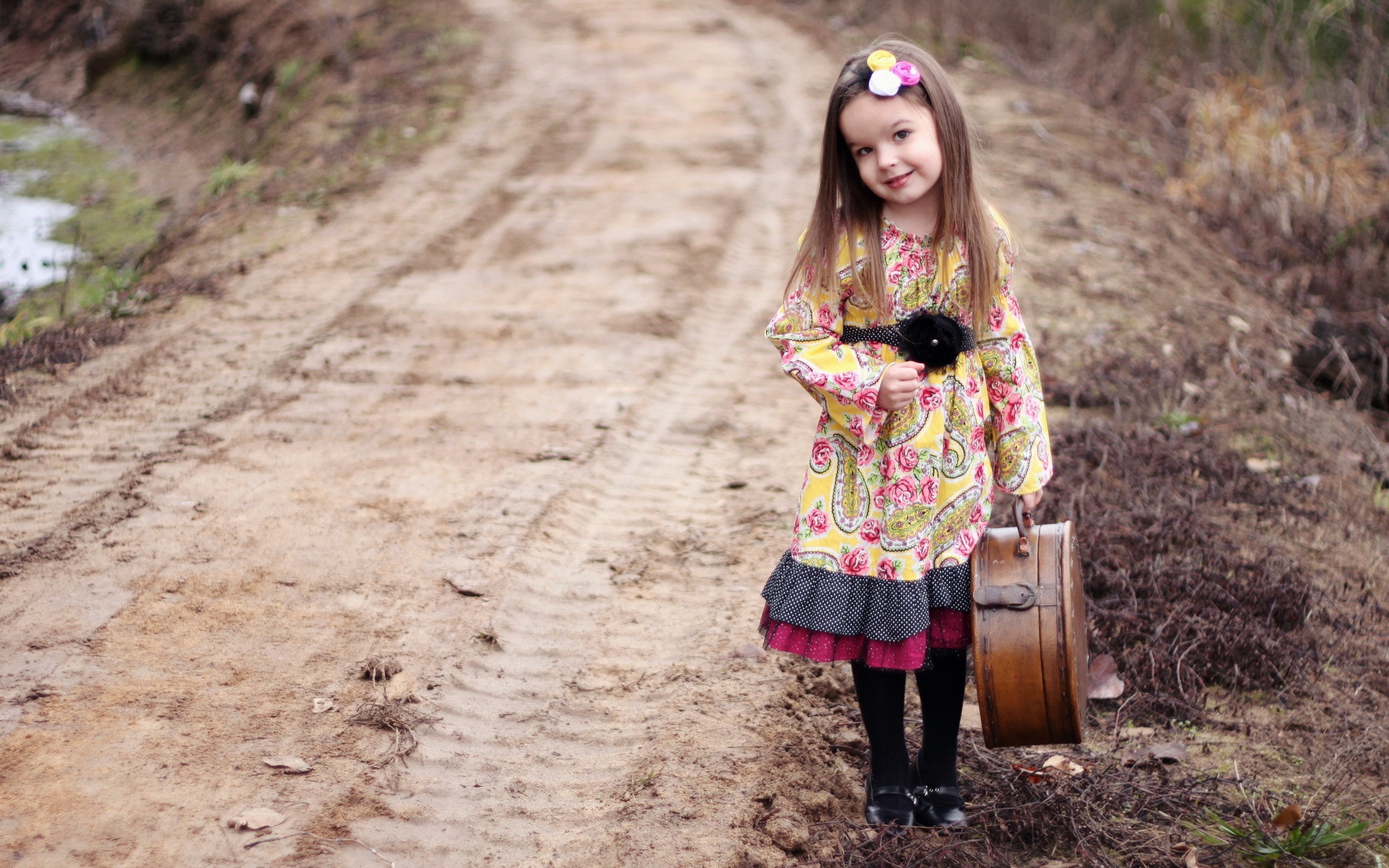 blonde, model, little girl, suitcase, 2K, HD Wallpaper