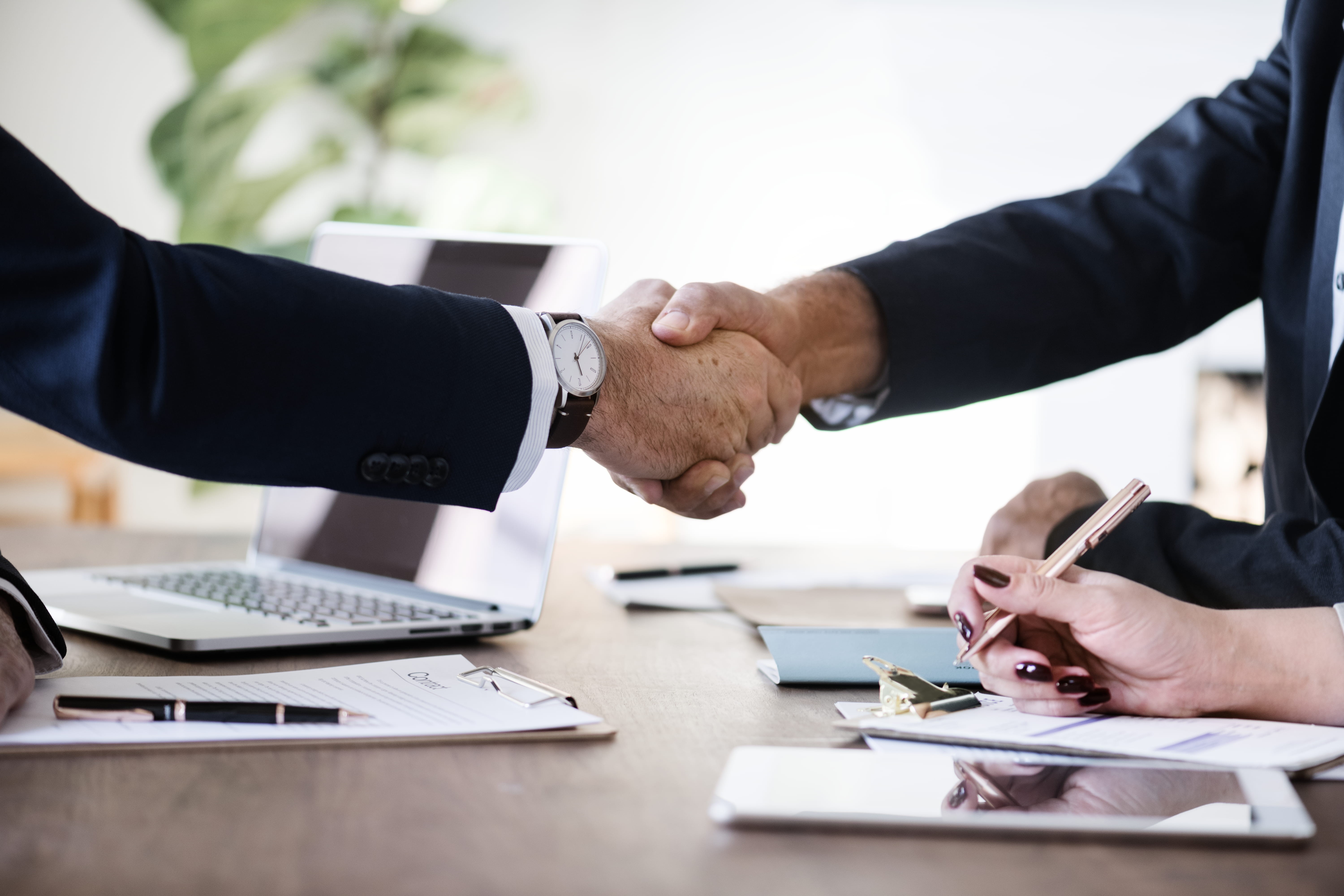 handshake, cooperation, table, hands, formal, team, indoors, 5K, group of people, meeting, businessman, desk, women, communication, greeting, corporate business, HD Wallpaper