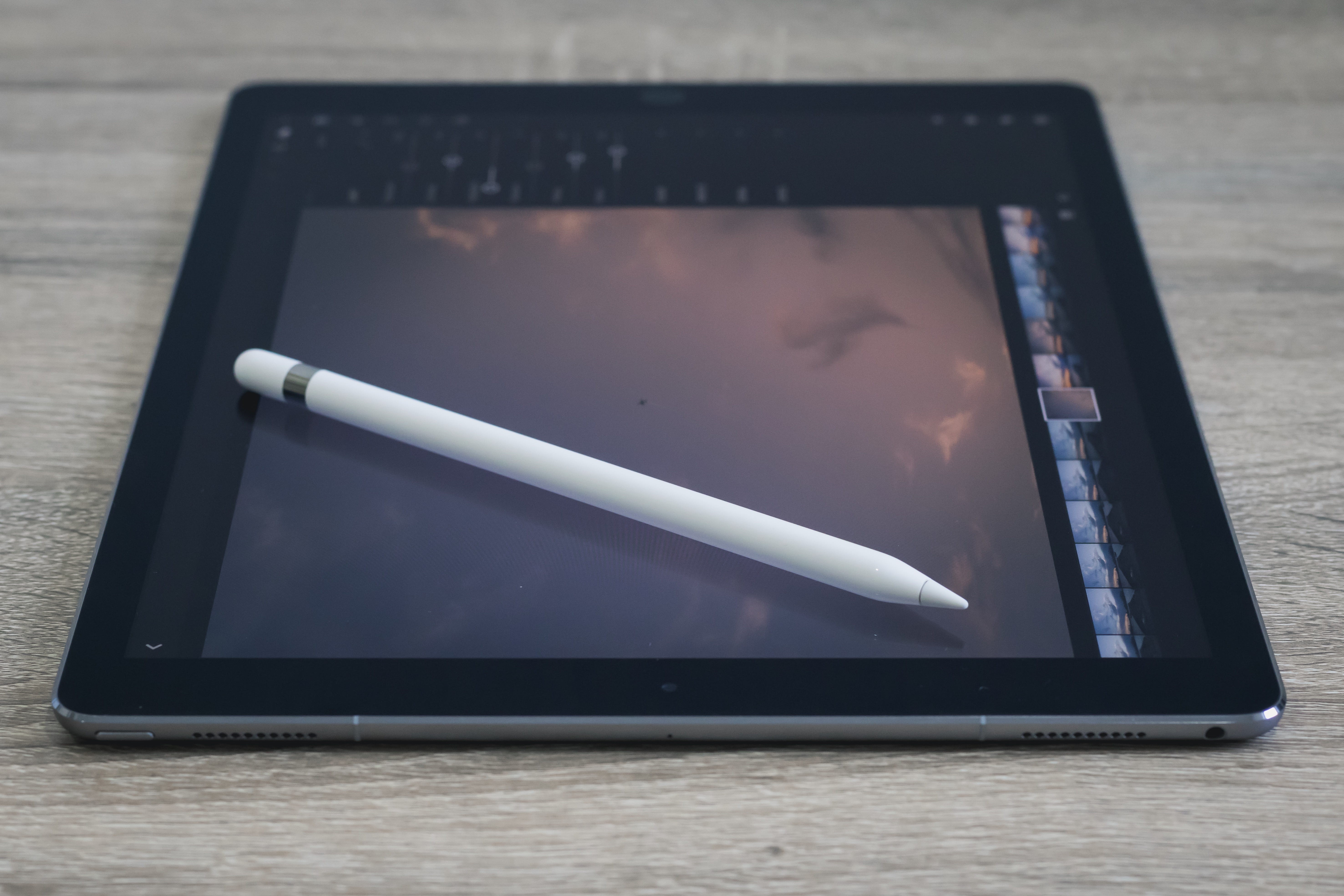 5K, global communications, still life, pen, high angle view, wood - material, brown, technology, ipad, device screen, touch screen, indoors, communication, HD Wallpaper