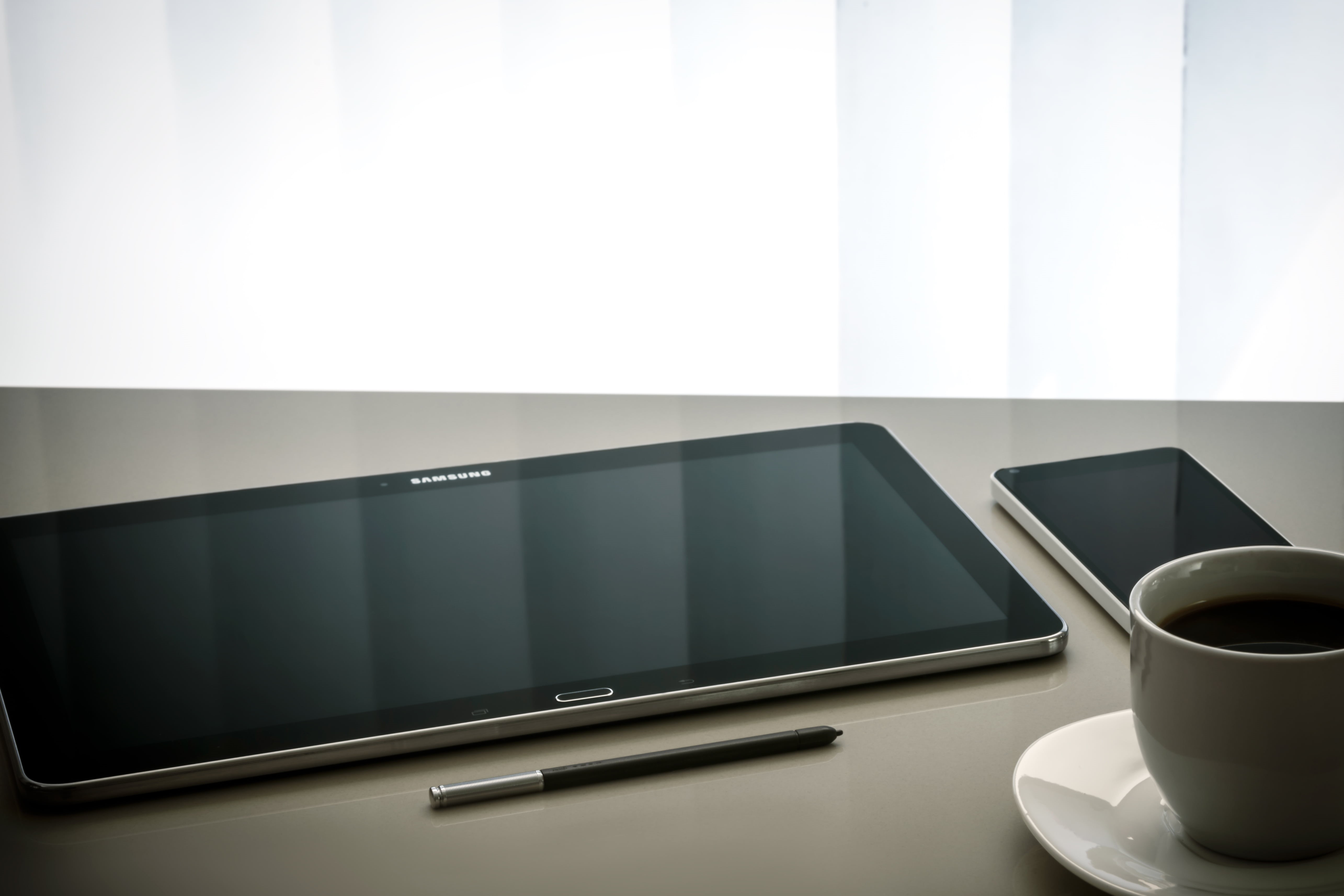 cellphone, coffee, coffee cup, mug, plate, stylus, surface, table, computer, black, samsung, laptop, 5K, modern, corporate business, refreshment, indoors, HD Wallpaper