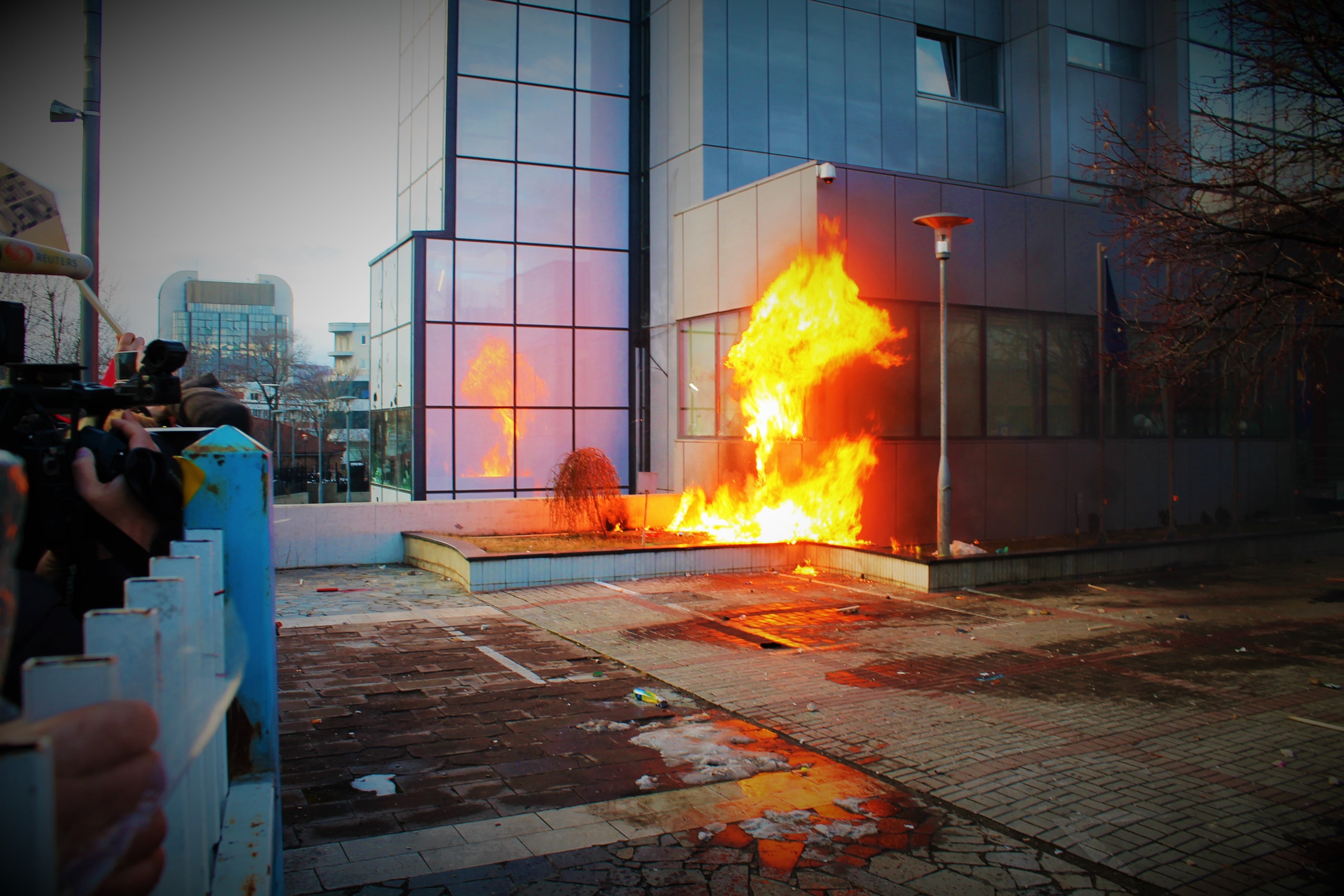girl, outdoors, subculture, young, government, time, protest, built structure, orange color, man, glowing, symbol, vandalism, conflict, holding, nature, HD Wallpaper